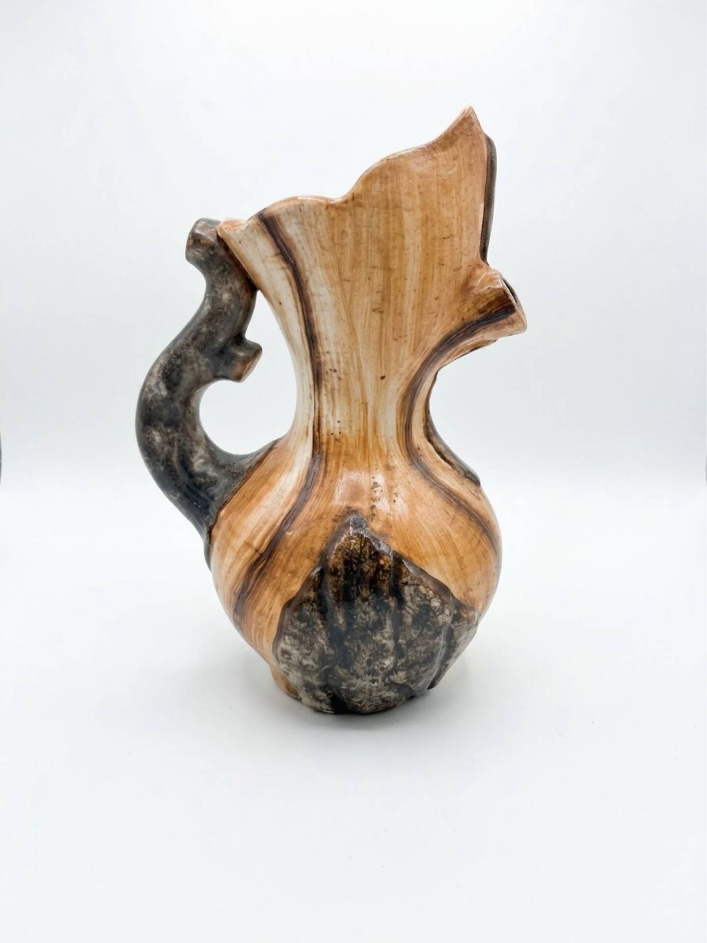 Sculptural pitcher in ceramic 1950-1960, signed Cérart