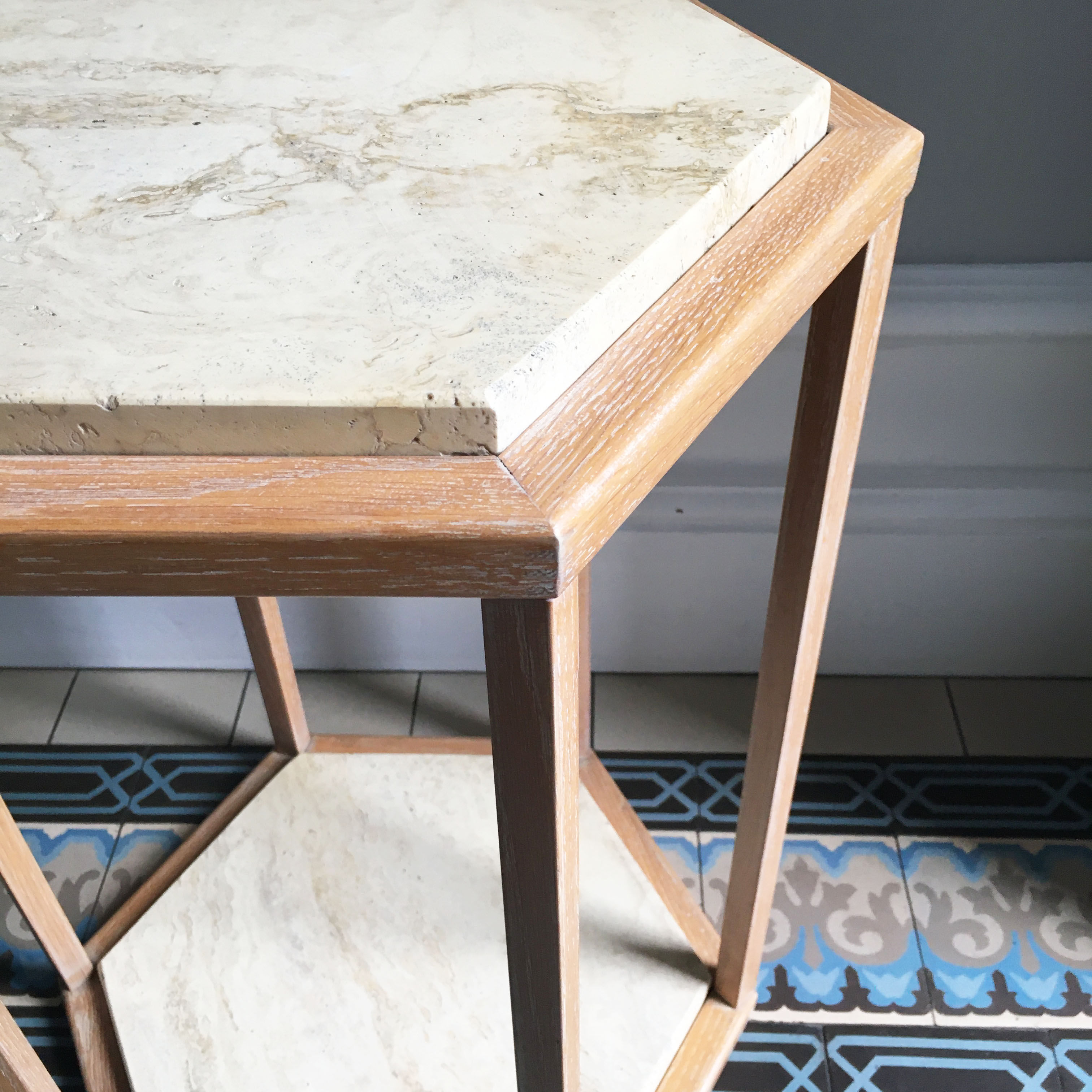 Side table or harness in travertine 1970