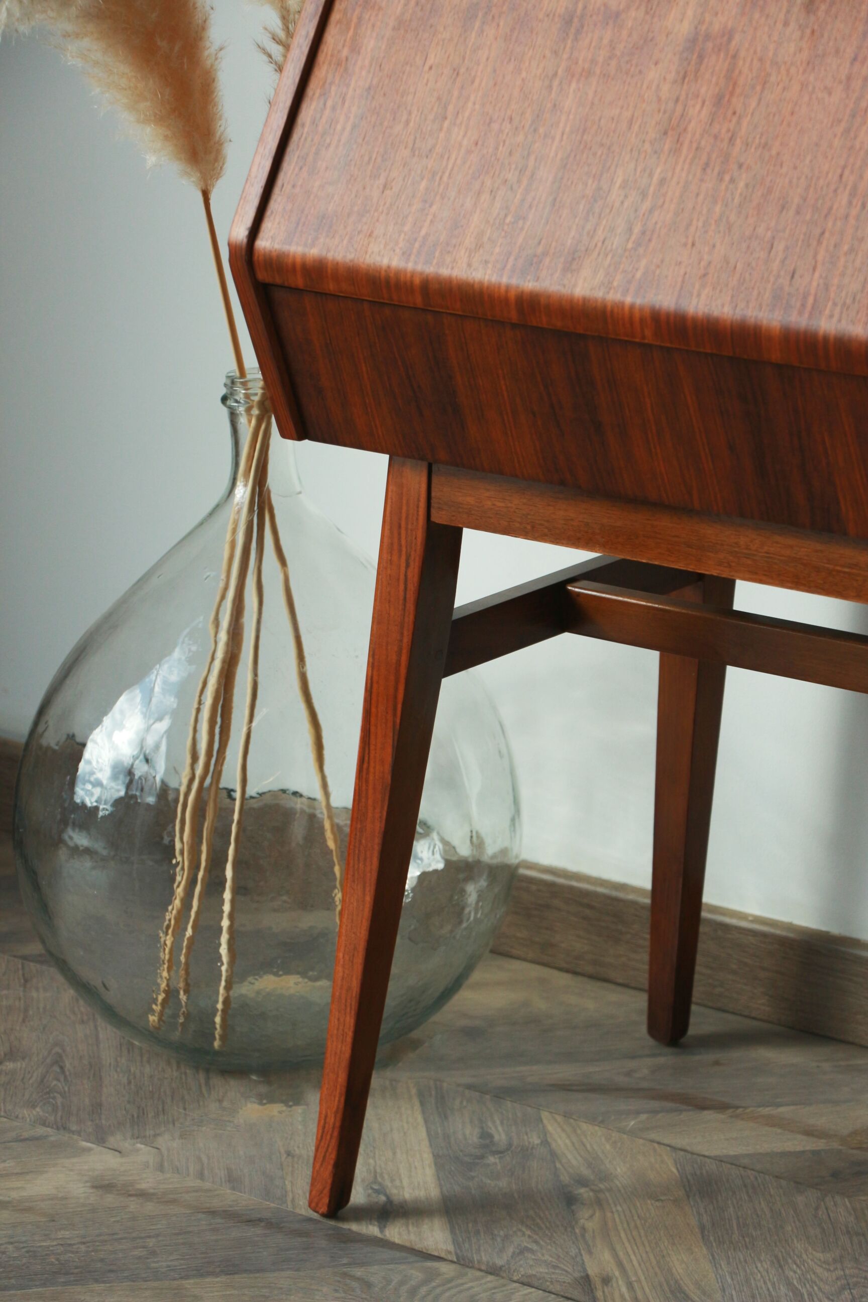 Secretary Beautility