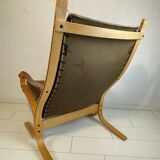 Beautiful vintage Westnofa chair model Siesta by Ingmar Relling. Leather Siësta chair. Nice patina.