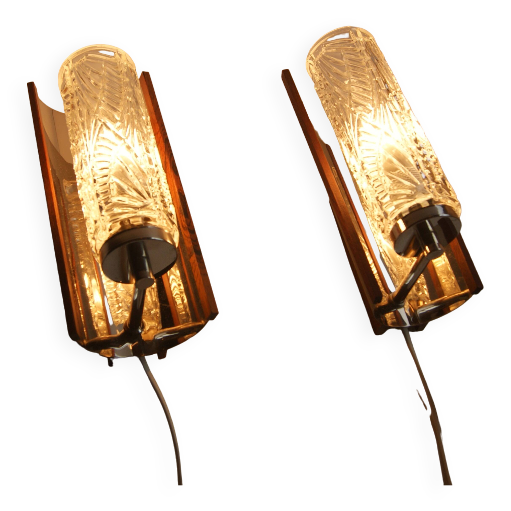 Pair of Swedish vintage wall lamps - elegant design in crystal glass, teak and chrome - 1960s.