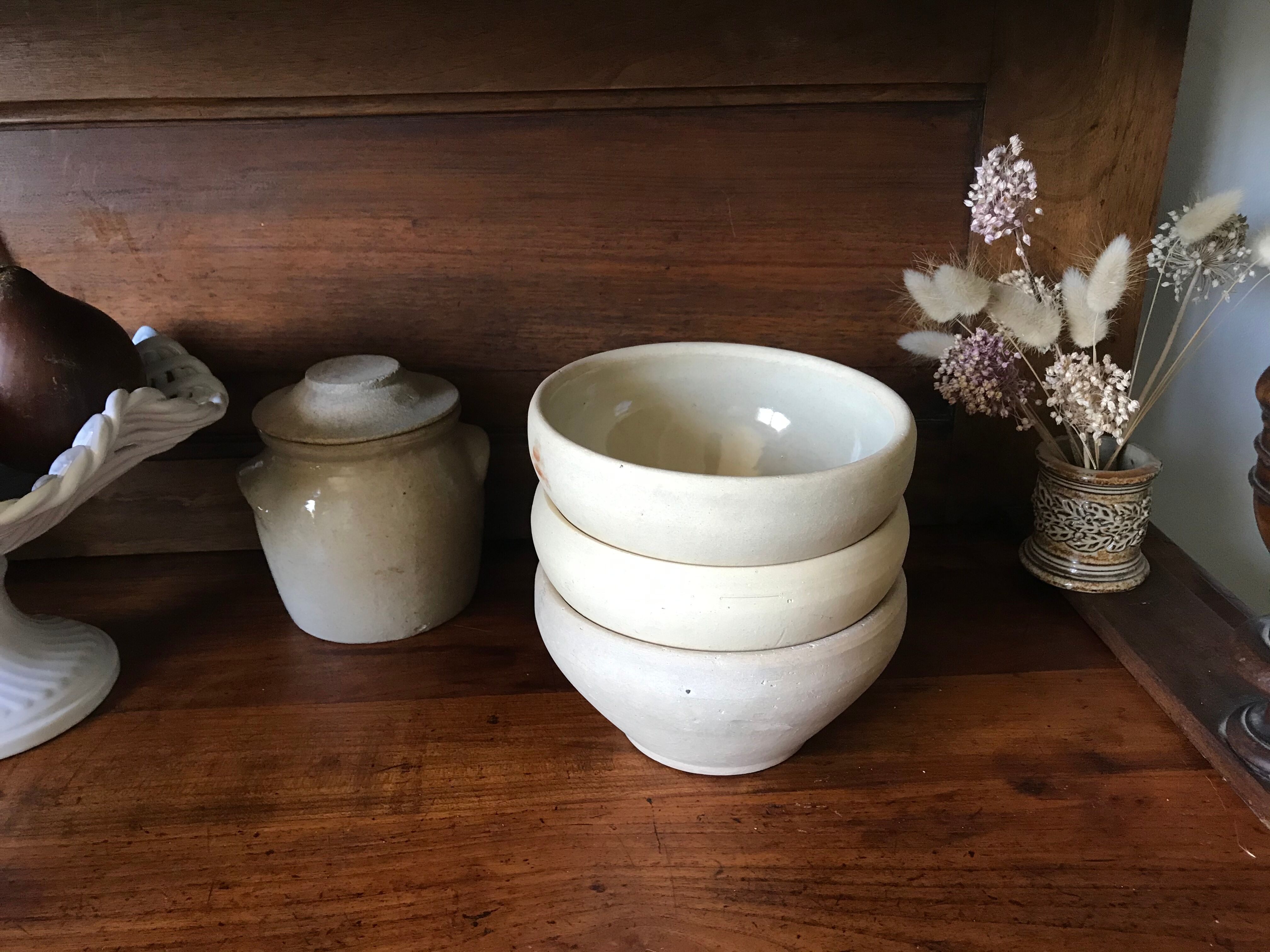 3 enamelled sandstone bowls 17cm