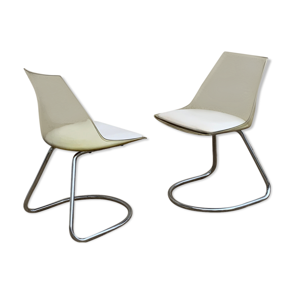 Paire de chaises plexiglas fumé et chrome 70’s