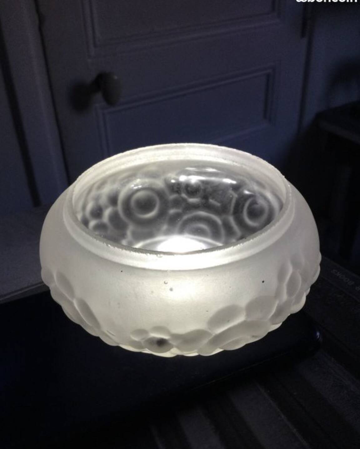 Art deco molded glass candy box / powder box - kr