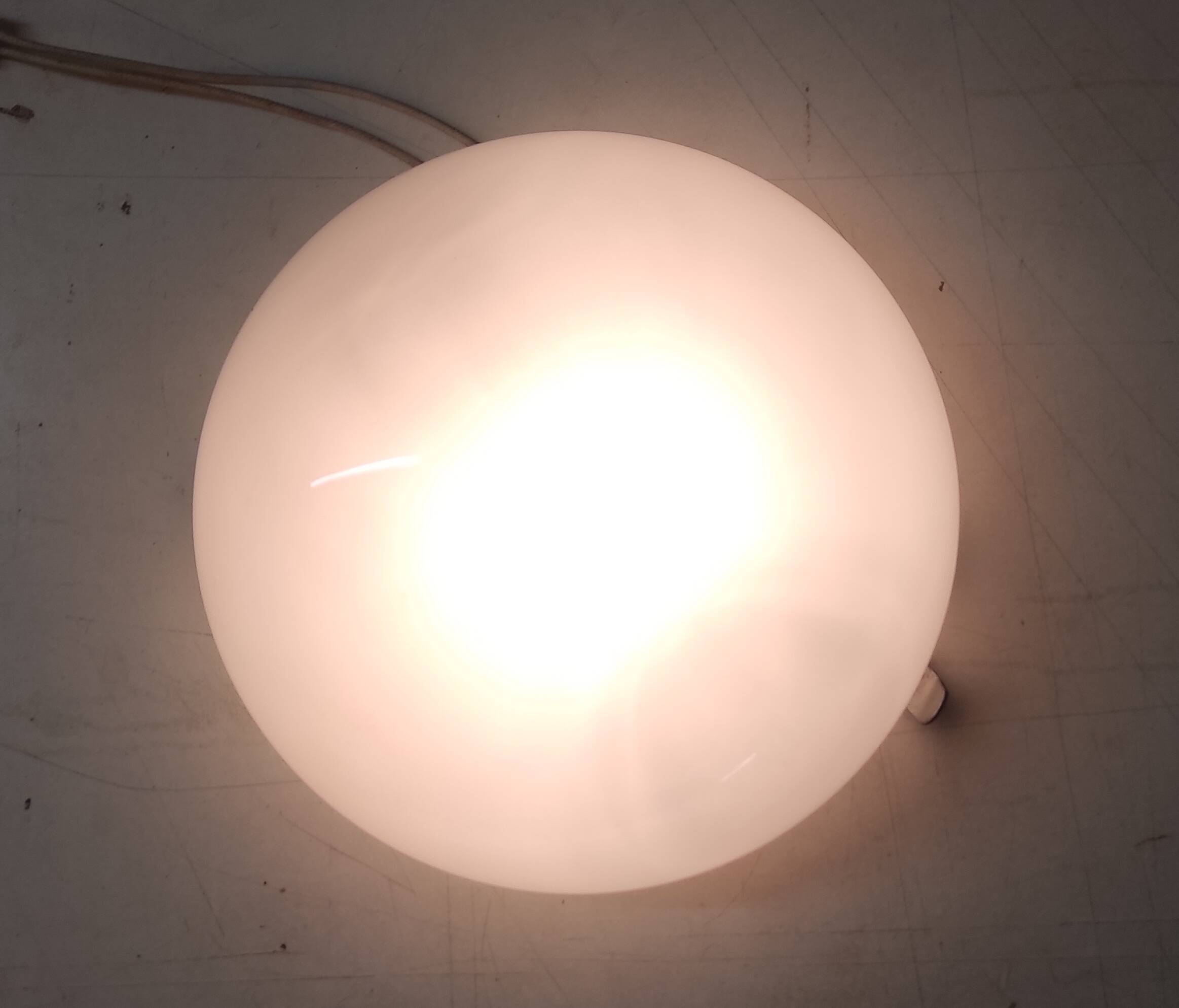 Plafonnier ou applique globe opaline diam. 25 cm - mid. XXème