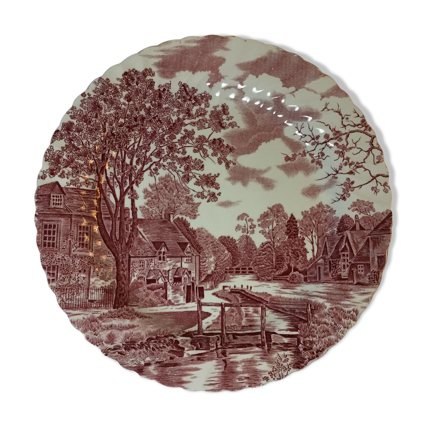 Round dish in english porcelain