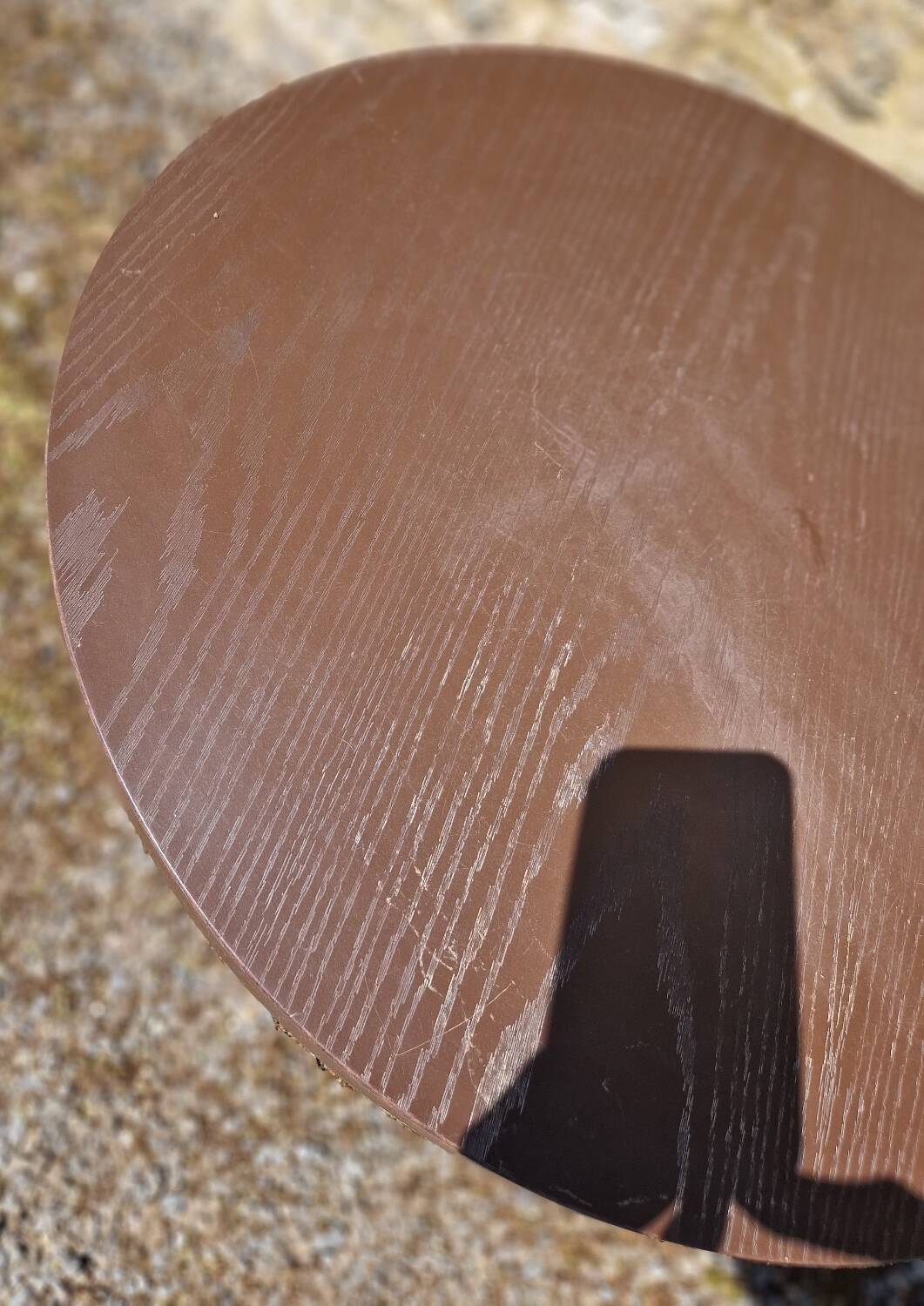 Round tripod coffee table