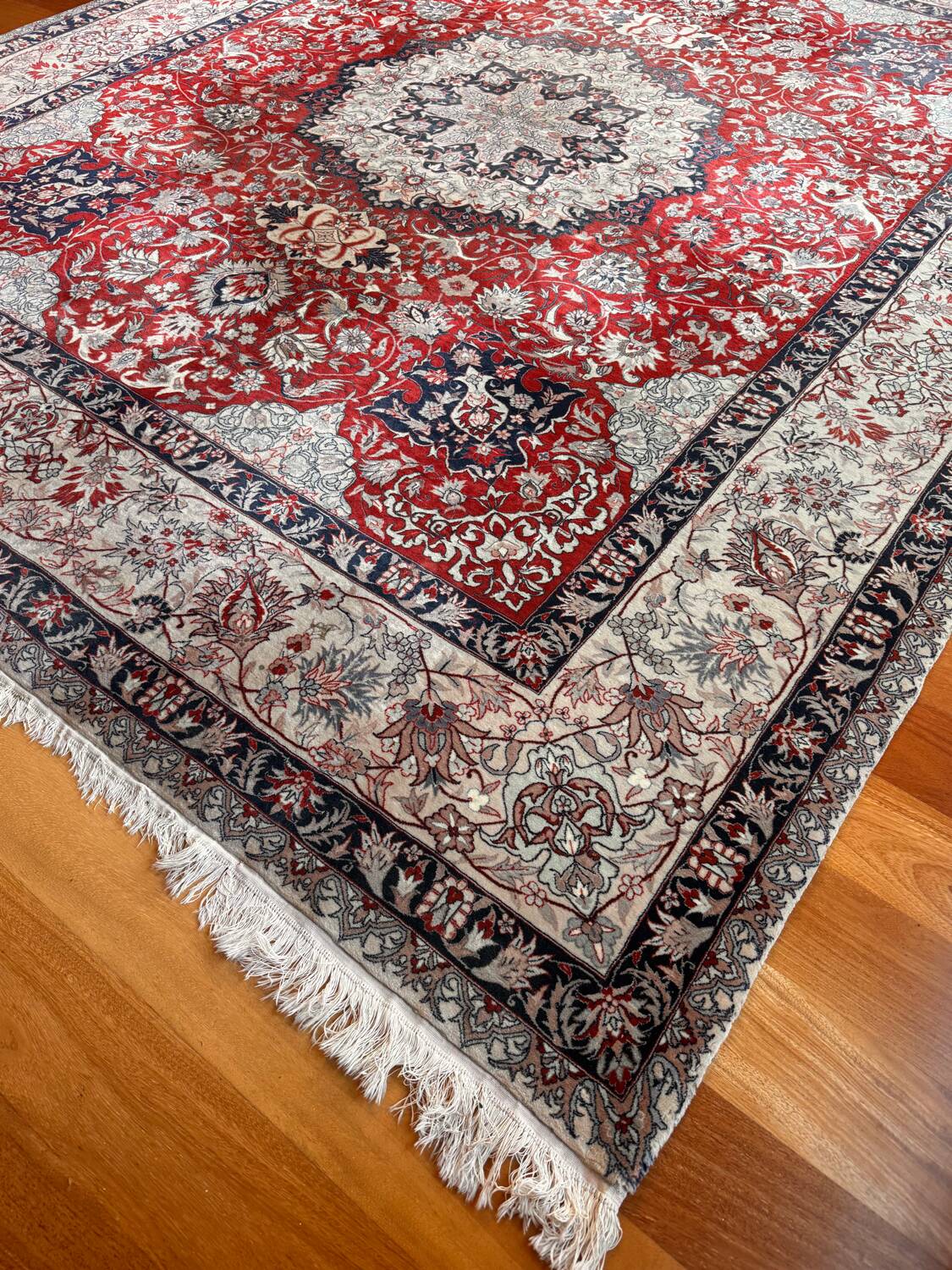 Chinese Bidjar carpet 330 cm x 256 cm