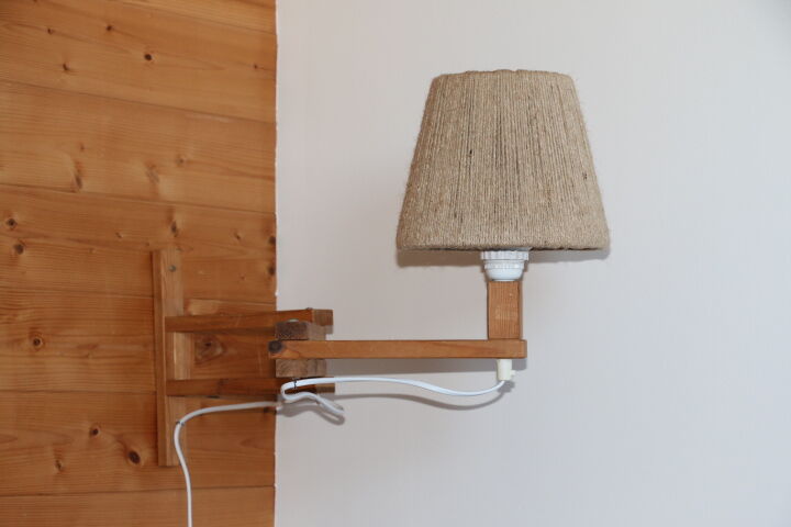 Wooden stem wall lamp