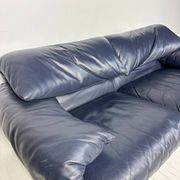 Vintage Maralunga 2-seater leather sofa from the 1980s by Vico Magistretti for Cassina.