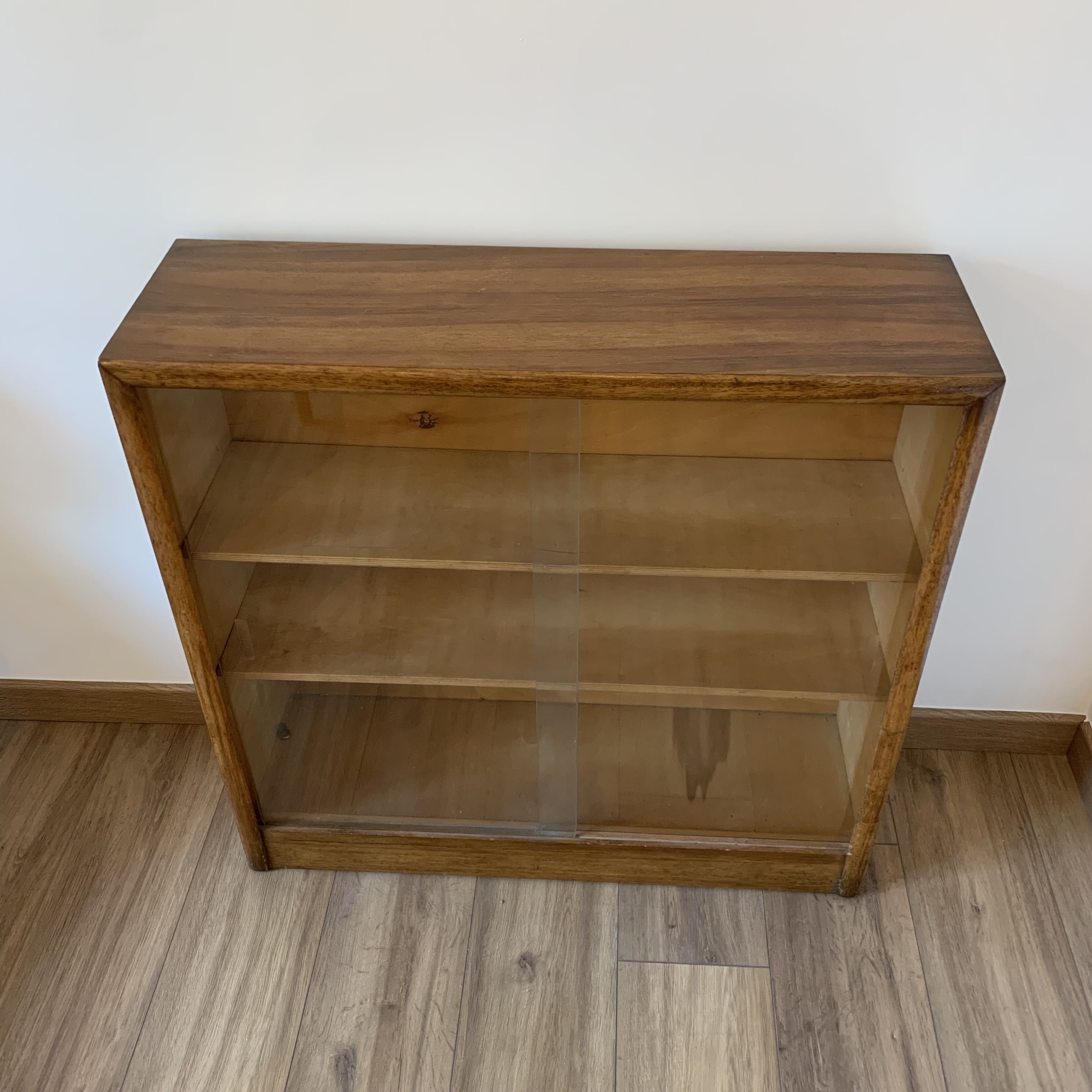 Showcase in wood and glass