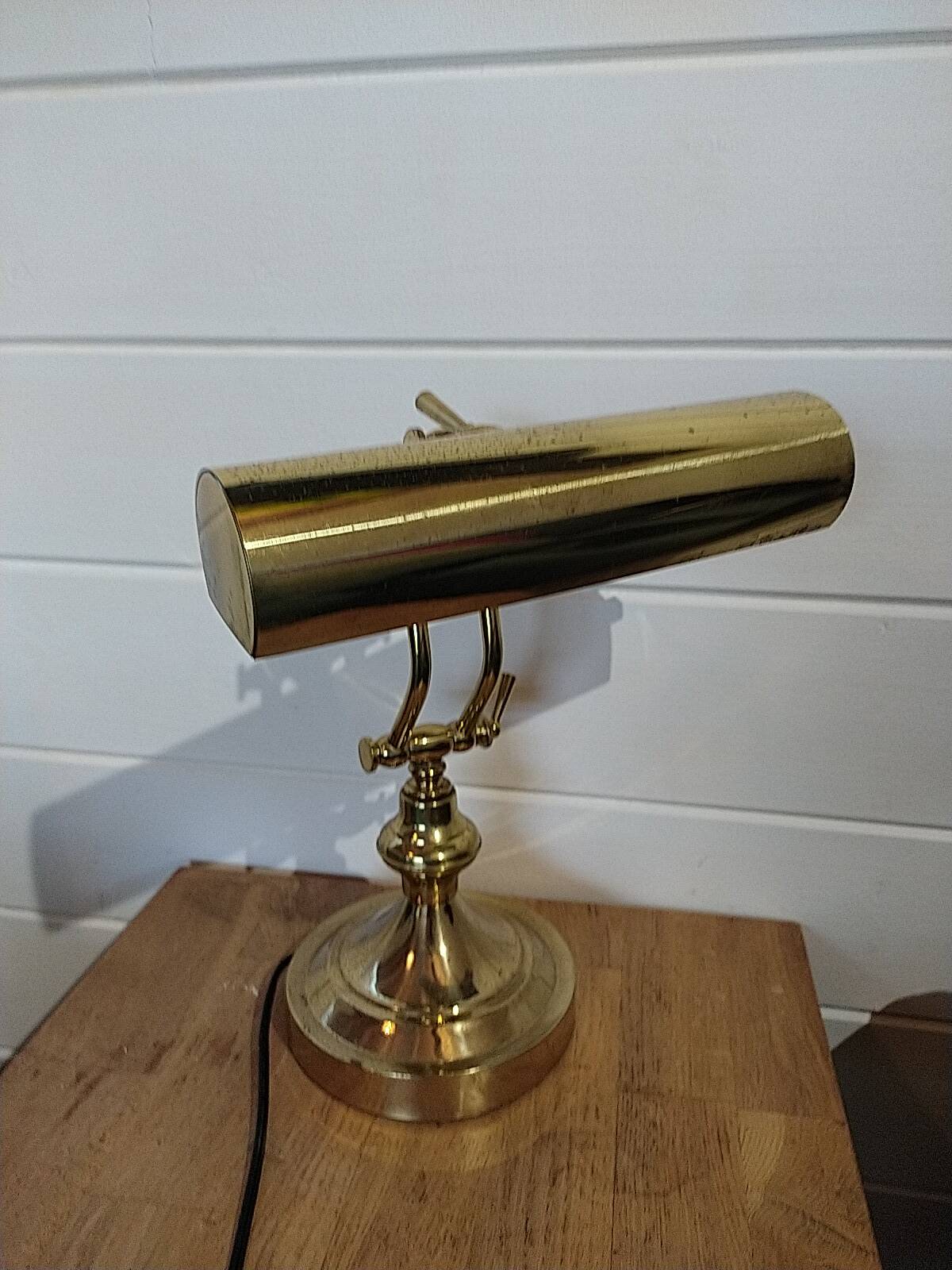 Notary or banker lamp.
