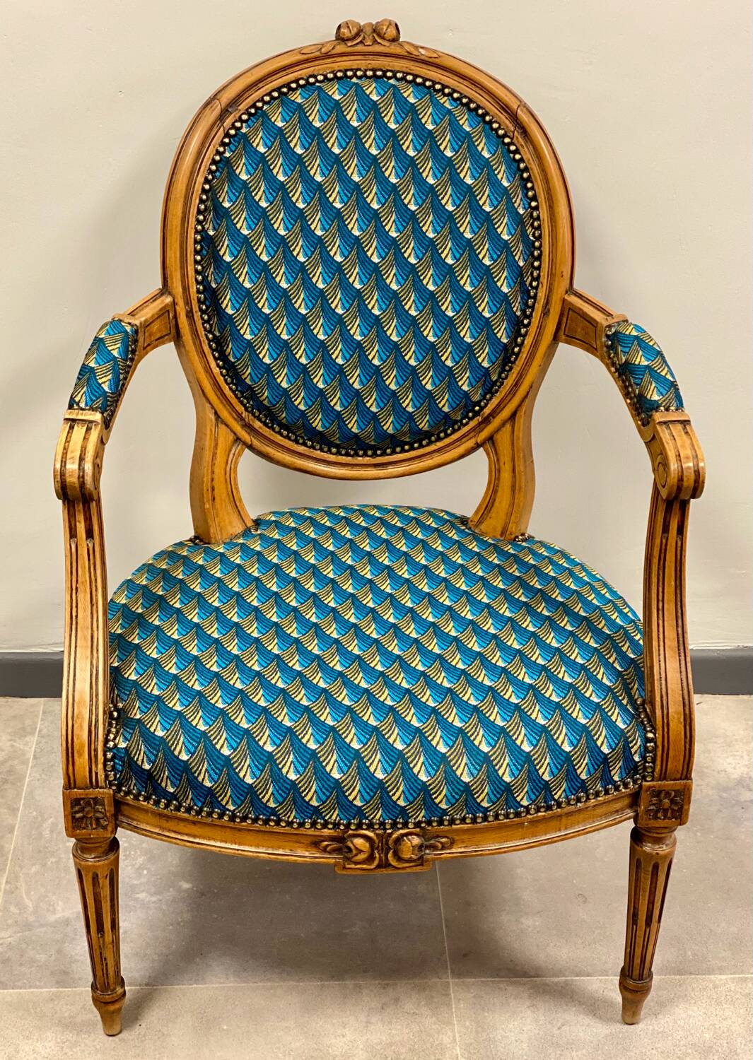 Medallion armchair