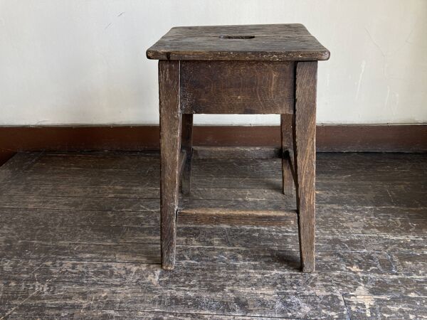 Tabouret de campagne 19e en chêne