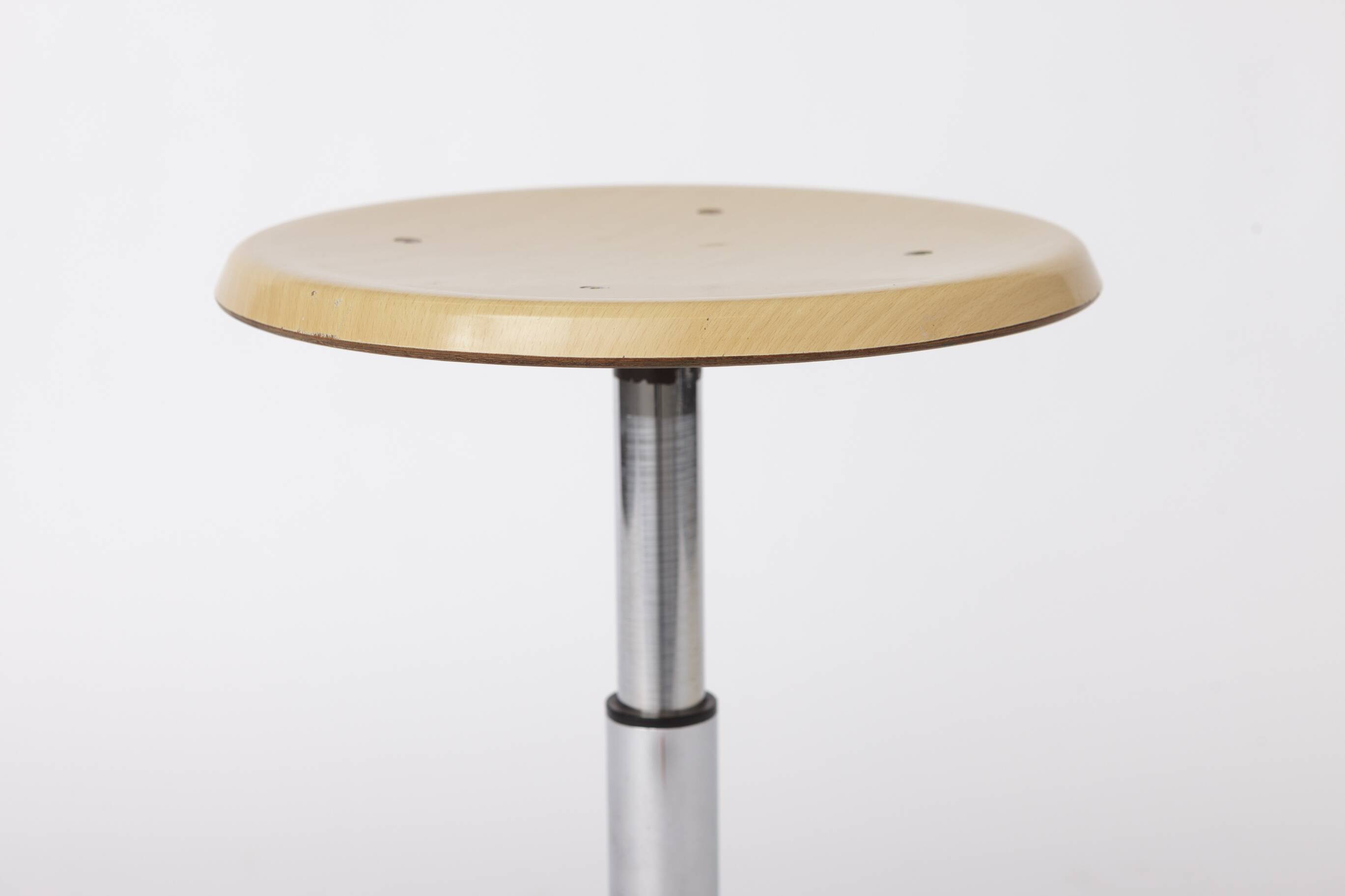 Set of 4 Vintage Industrial Stools 1970s, Chrome Adjustable Stools