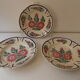 3 assiettes creuses fleuris HB signées