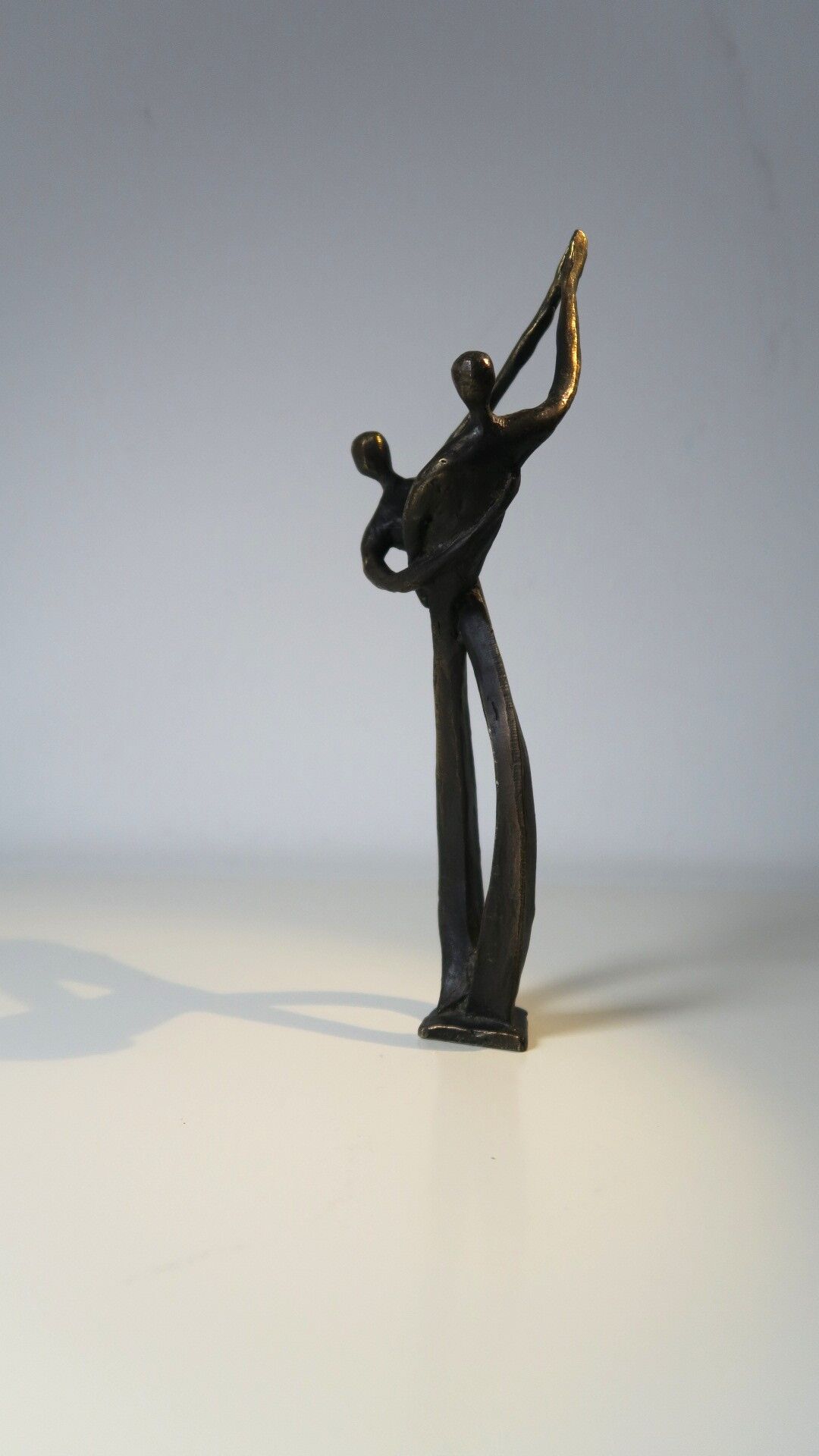 Sculpture bronzé "couple dansant" signé M.N