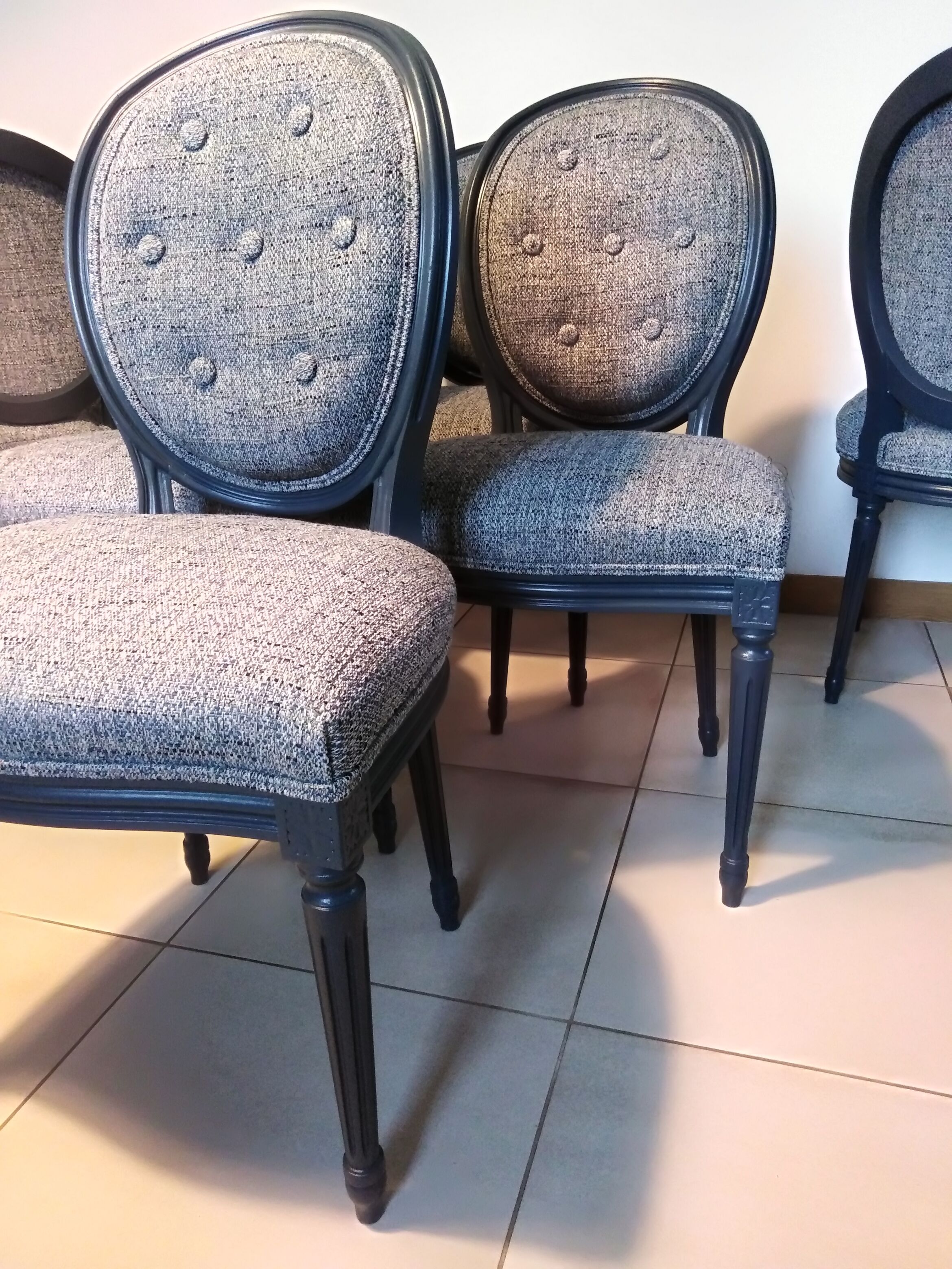 6 old medallion chairs fully restored