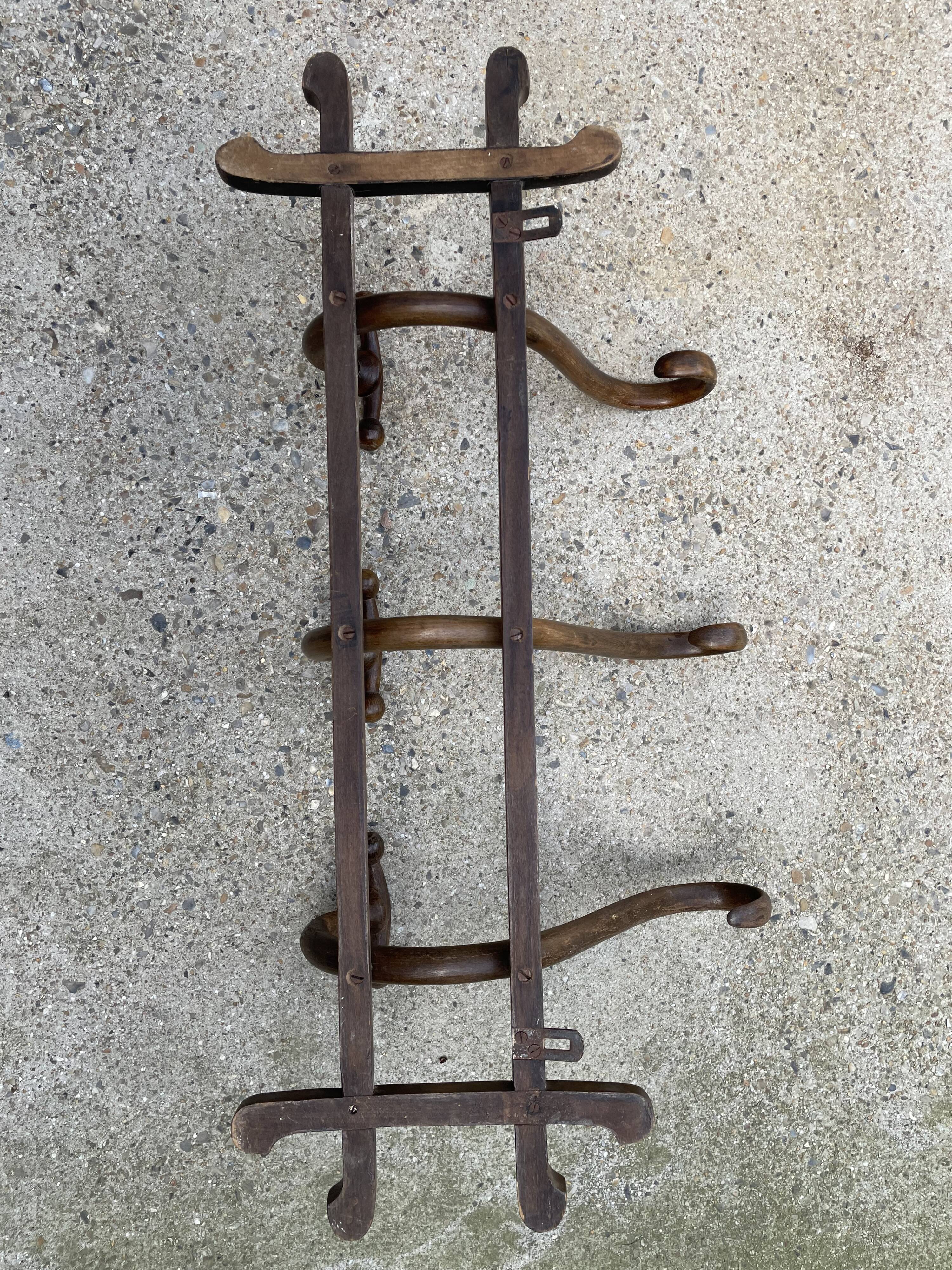 Porte-manteau mural Thonet fin XIXème