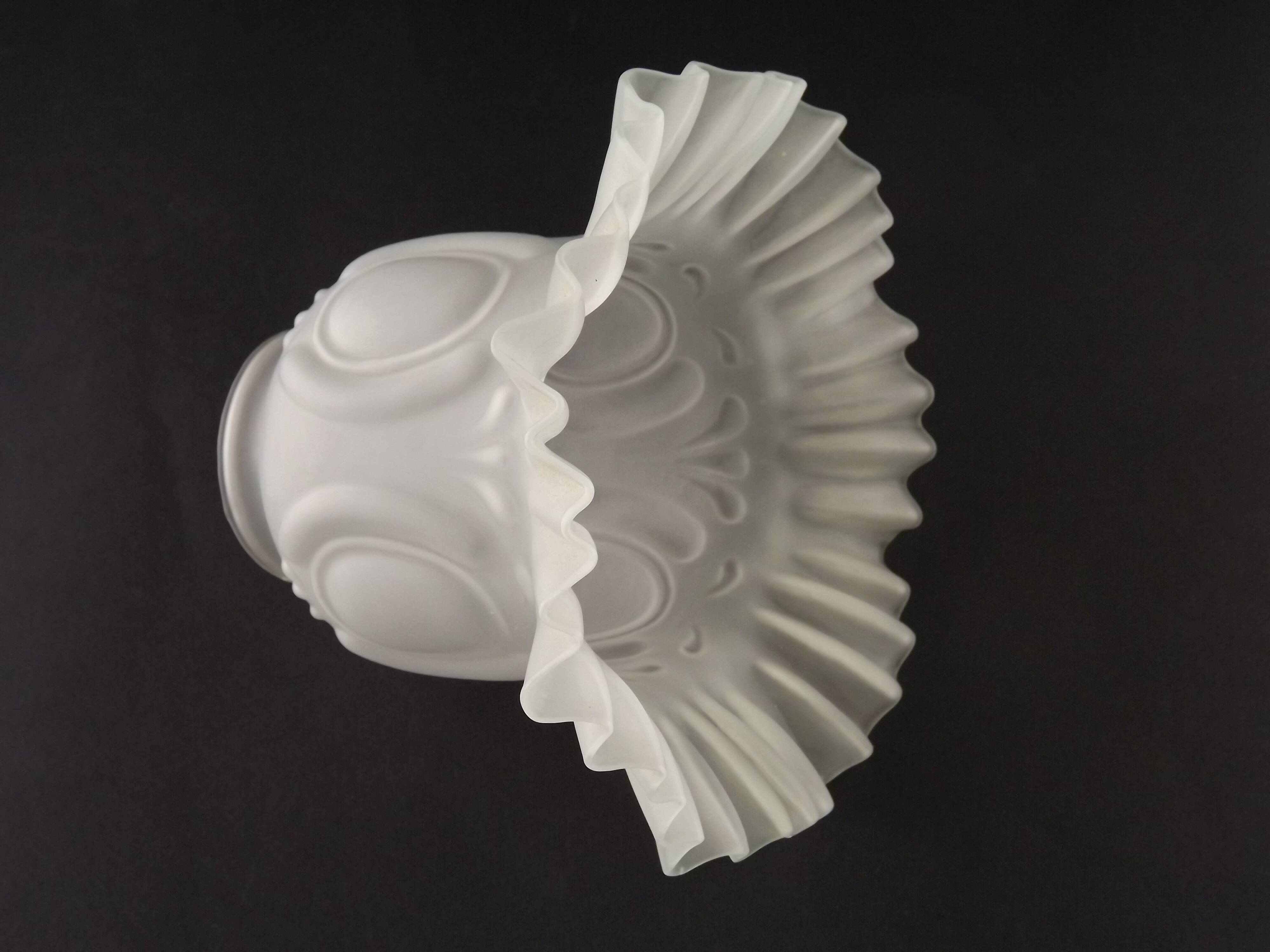 Abat-jour décoratif français vintage blanc opaque avec bordure à volants