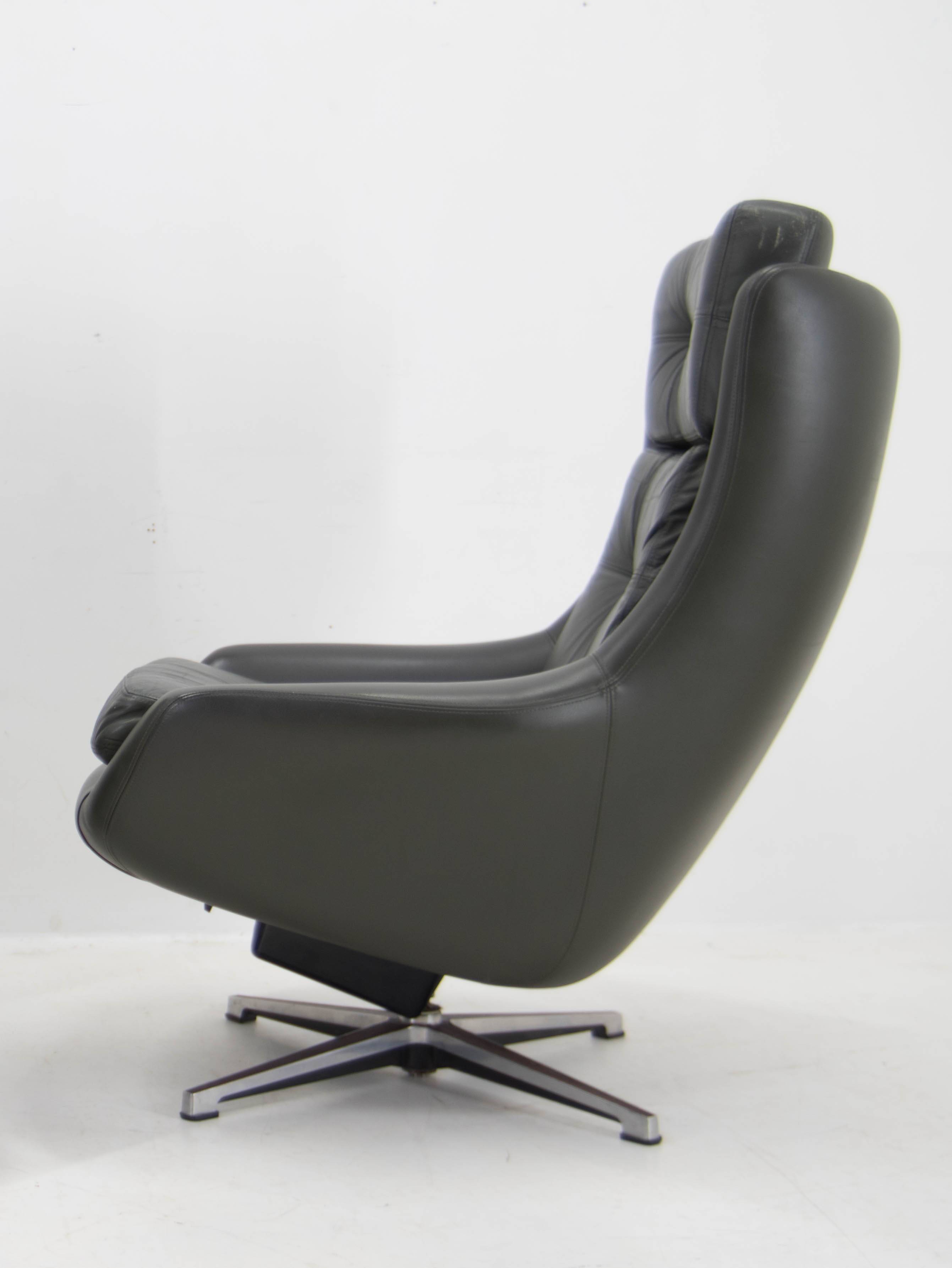 Midcentury Swivel Rocking Armchair, Peem, Finland, 1970s