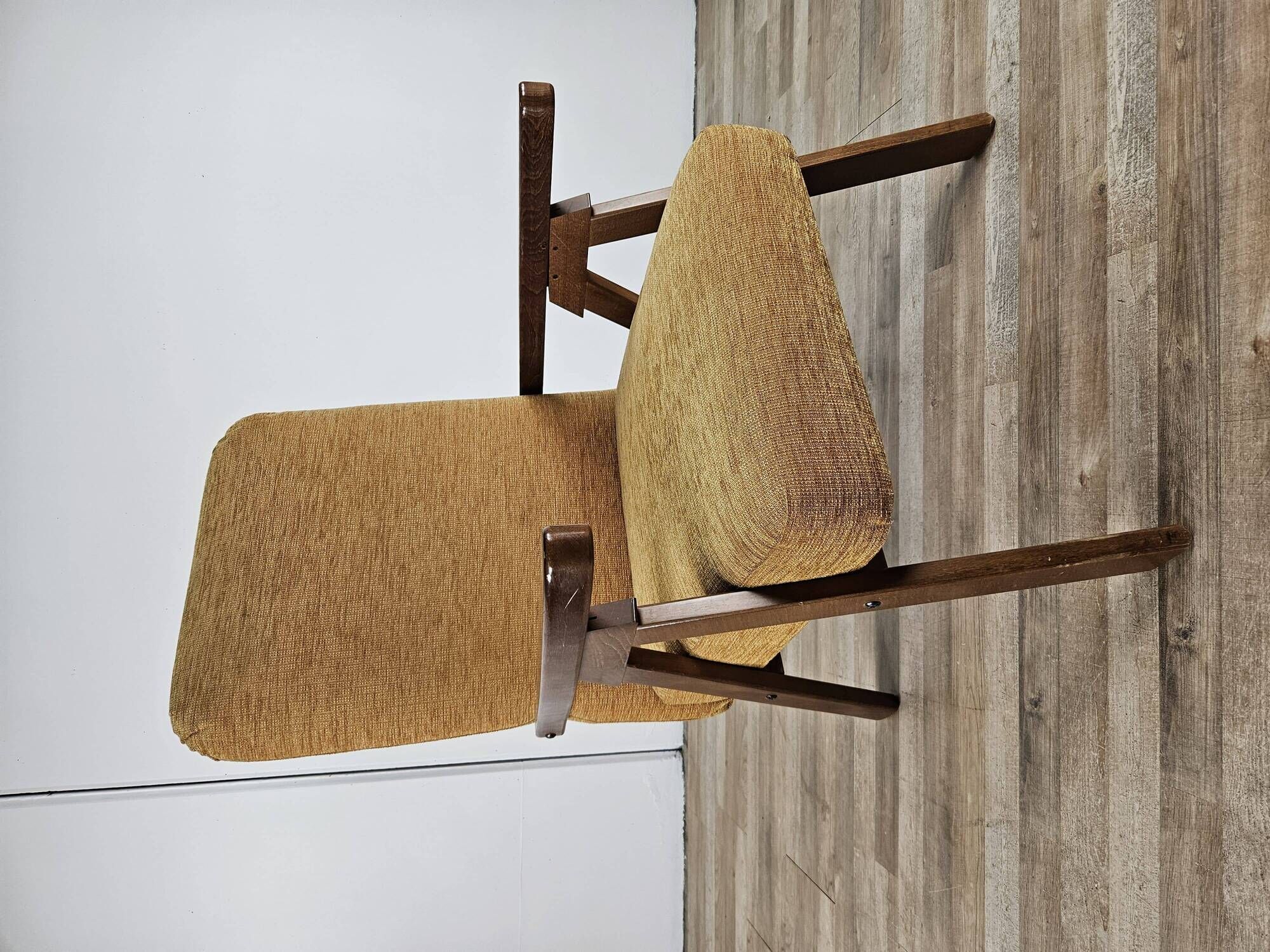 Fauteuil inclinable en bois et tissu des années 70