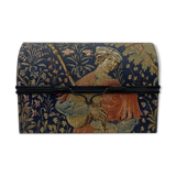 Solid wooden fabric box