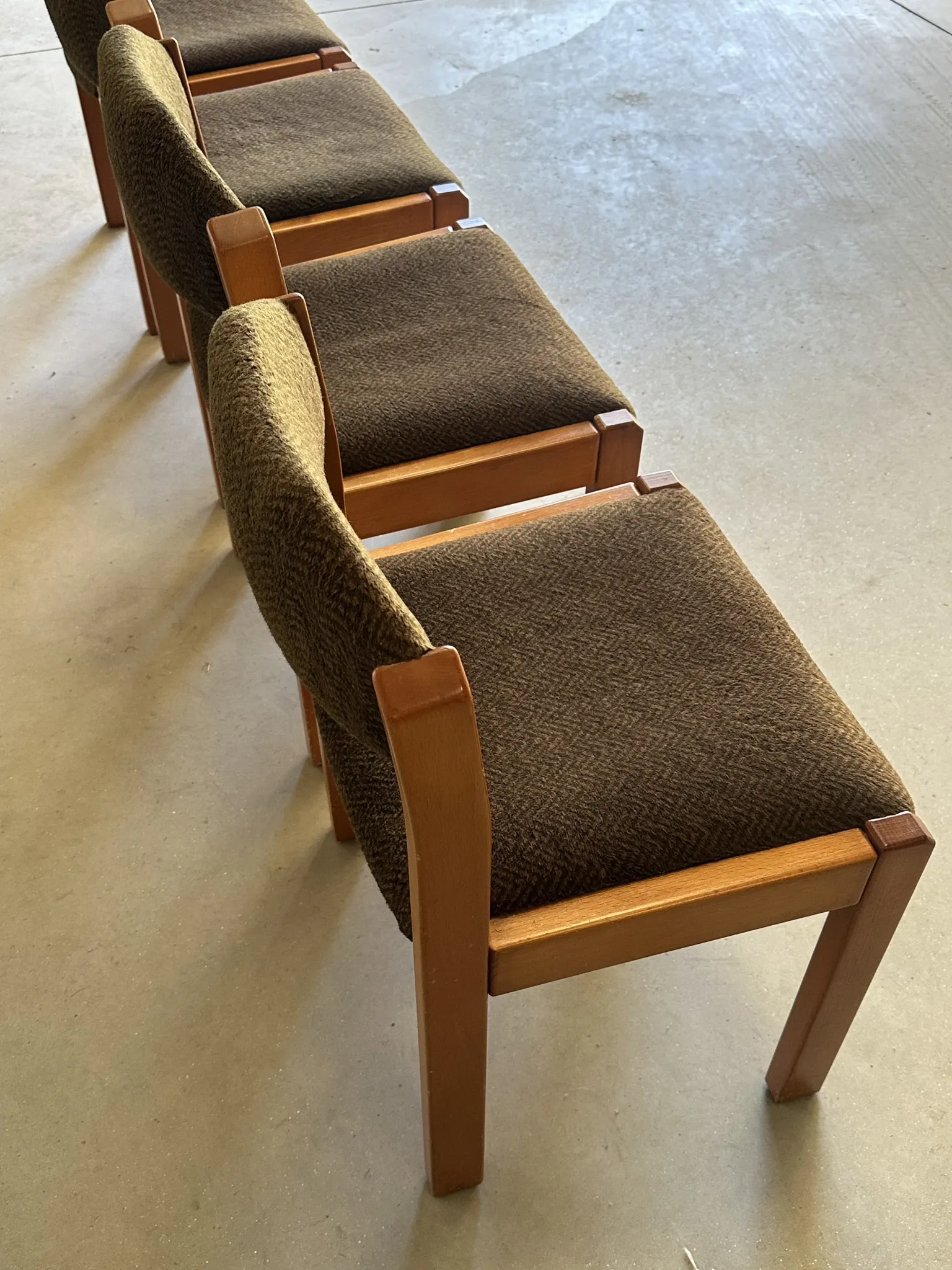 Set of 4 vintage chairs from the 70s/80s – Brown chocolate wood and fabric