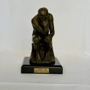 La sculpture en bronze Le Penseur, statue en bronze Rosin