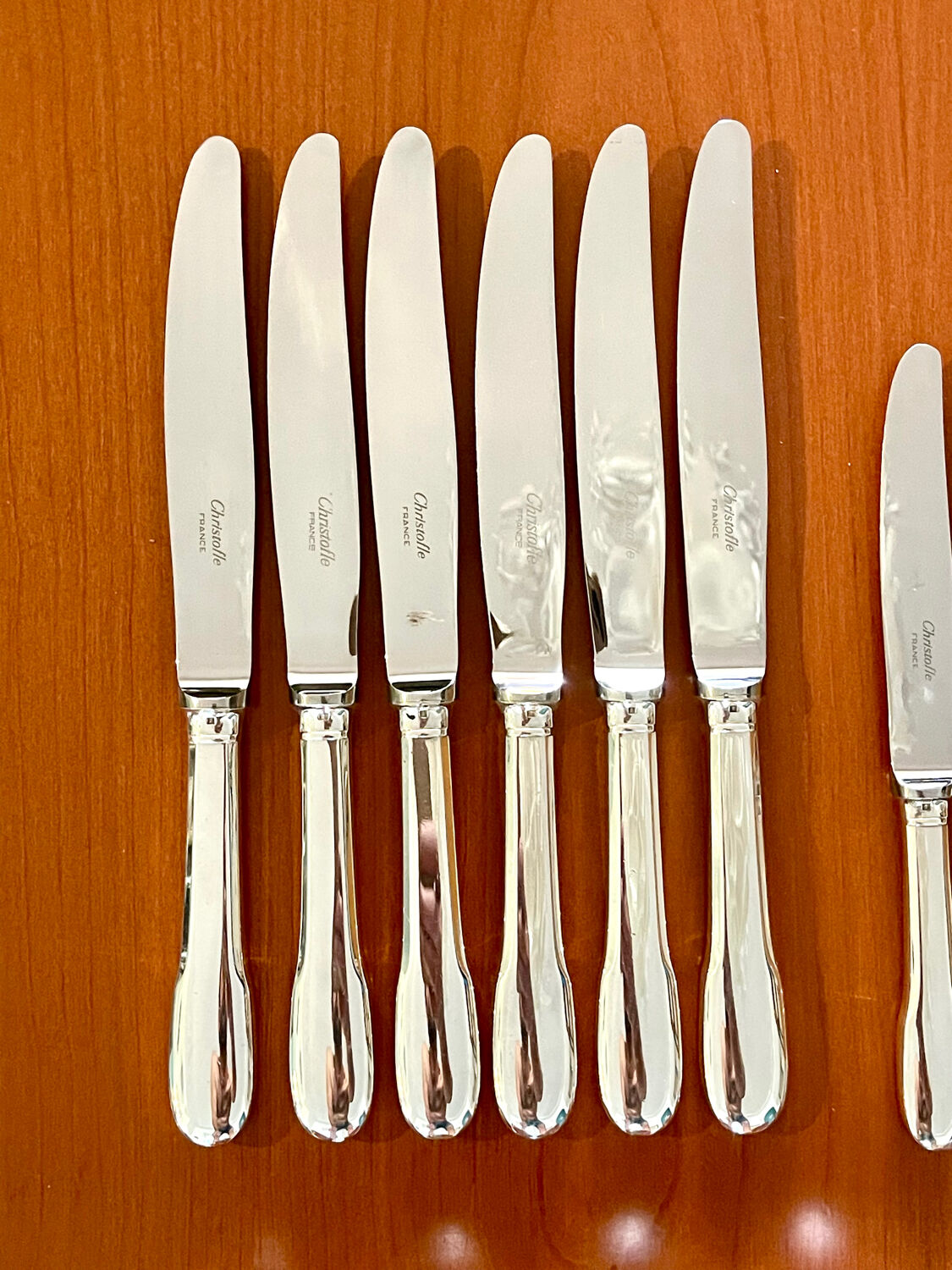 Christofle Cluny cutlery set for 6 people, 30 pieces, in new condition.
