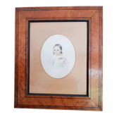 Gravure jeune fille, signée Melle Demarcy, cadre en loupe , vers 1830, antique français