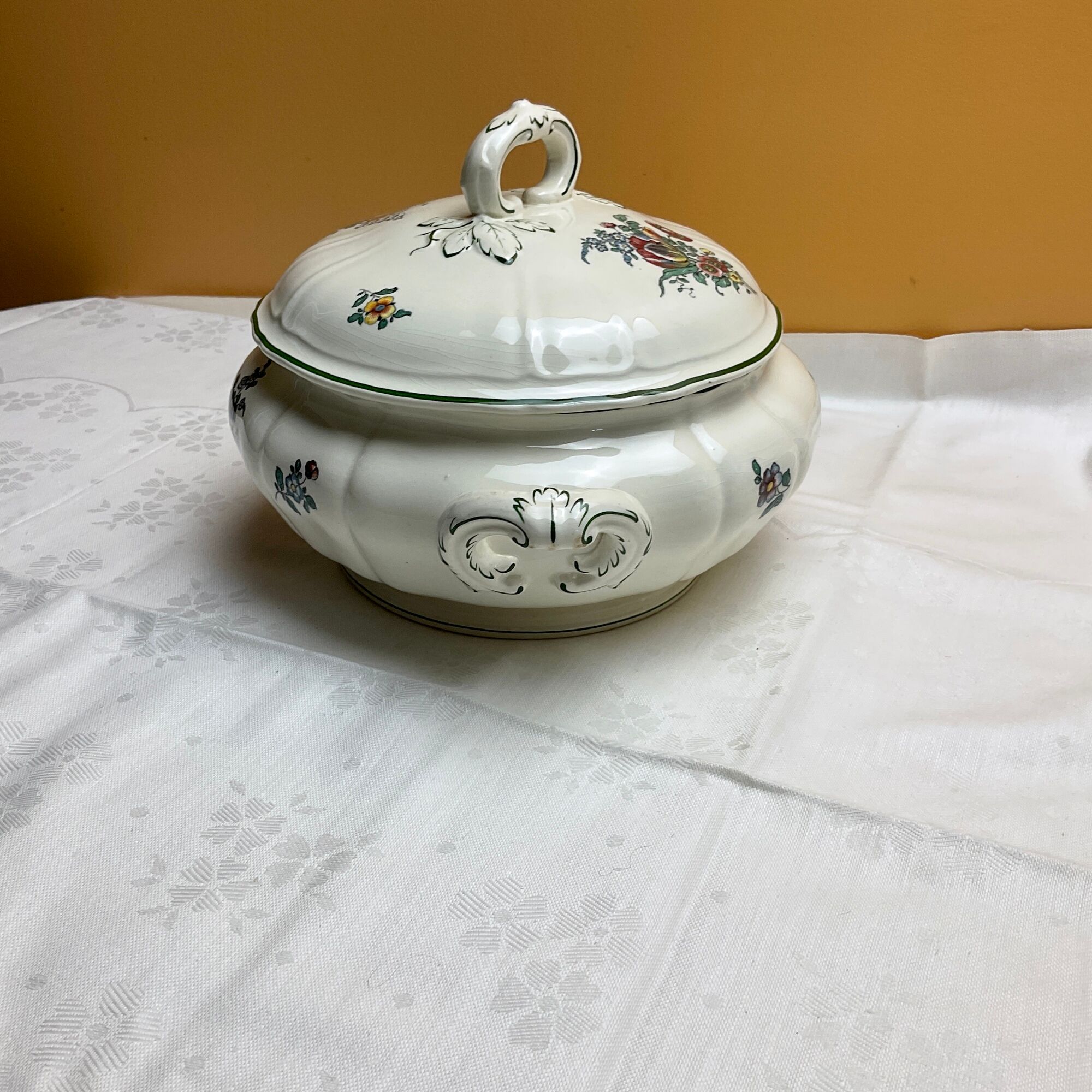 Former Vegetable Soup Pot Villeroy and Boch Mettlach Saarland