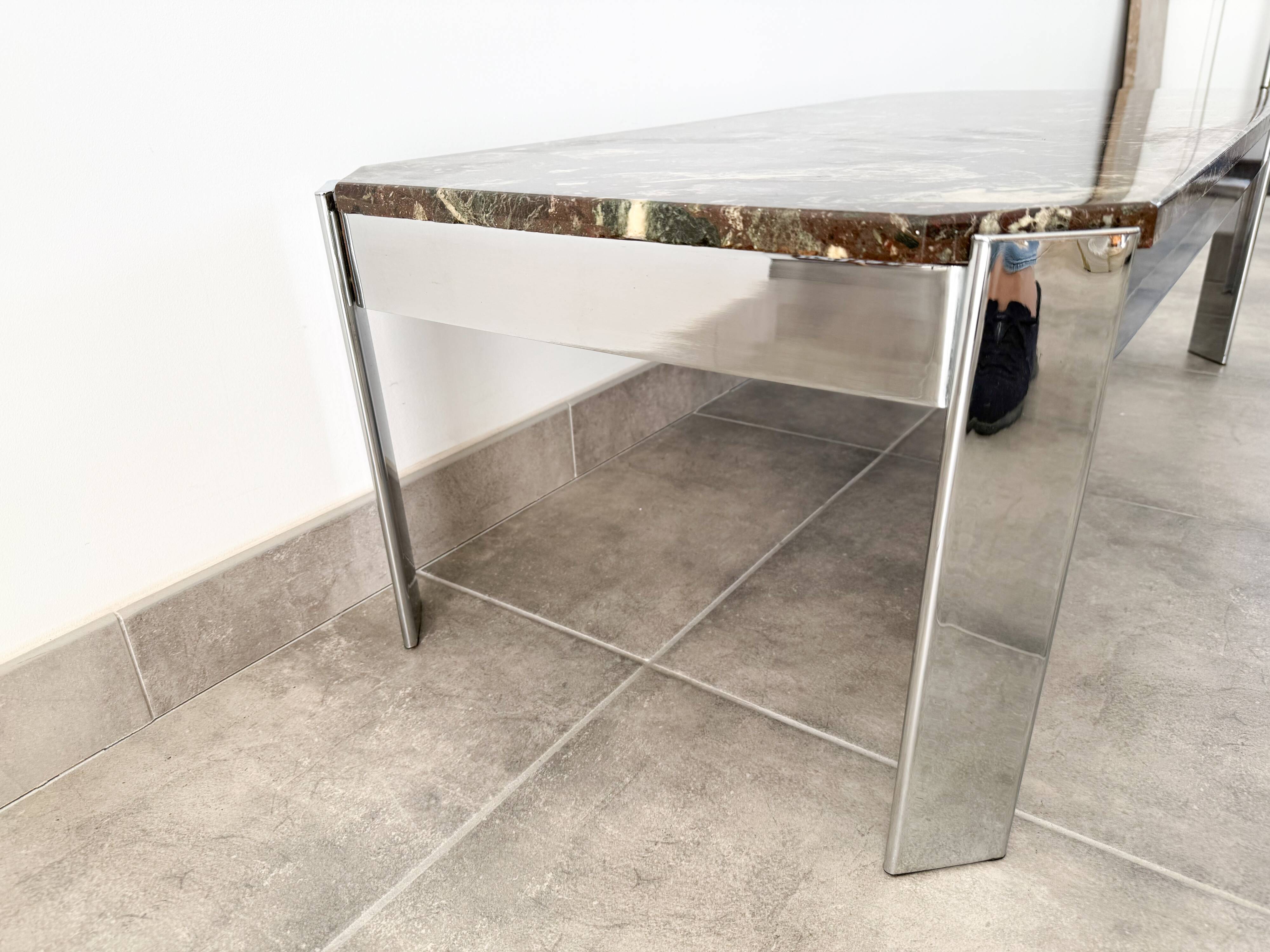 Table basse en marbre Breccia et chrome , circa  1970/80'