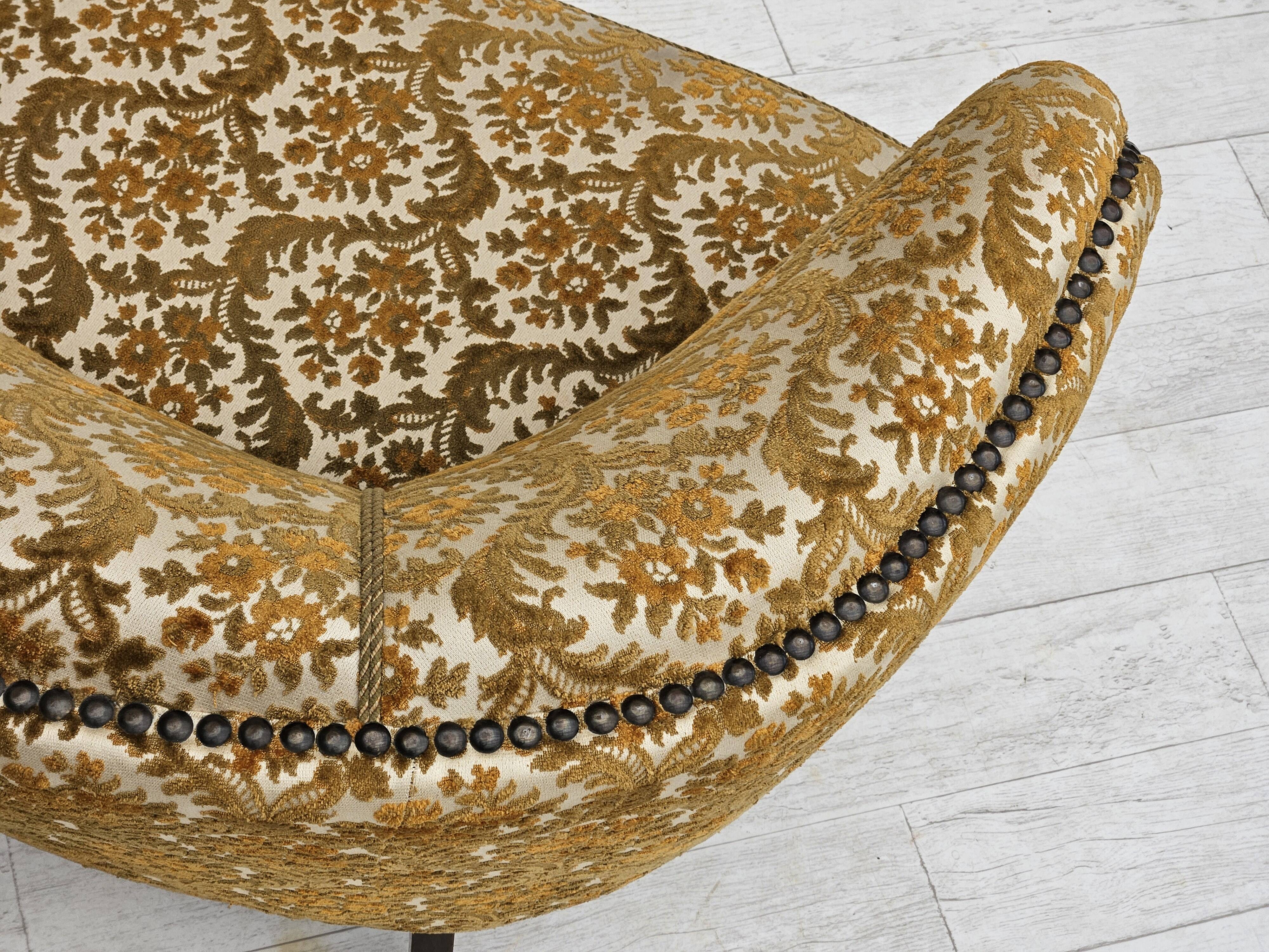 Canapé danois 2 places "banana", état d'origine, tissu d'ameublement run/beige, bois de hêtre, années 1960,