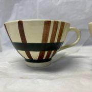 Ensemble de 4 tasses en faïence vintage