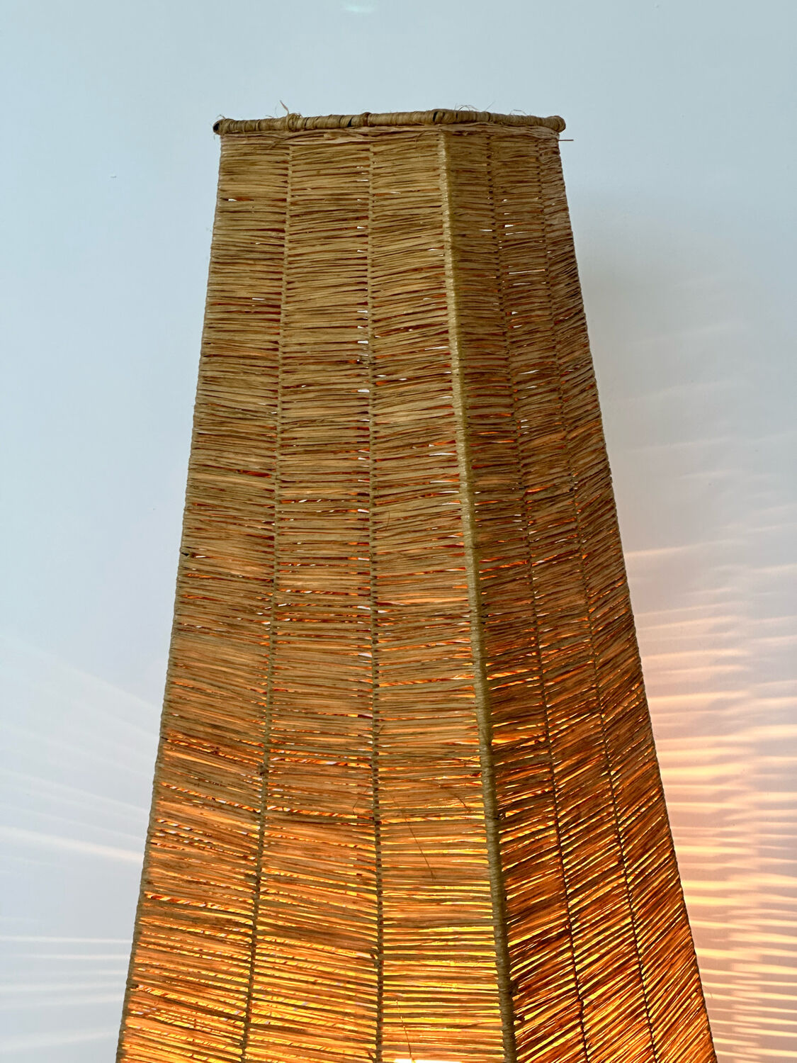 Table lamp in metal and raffia, 50s design