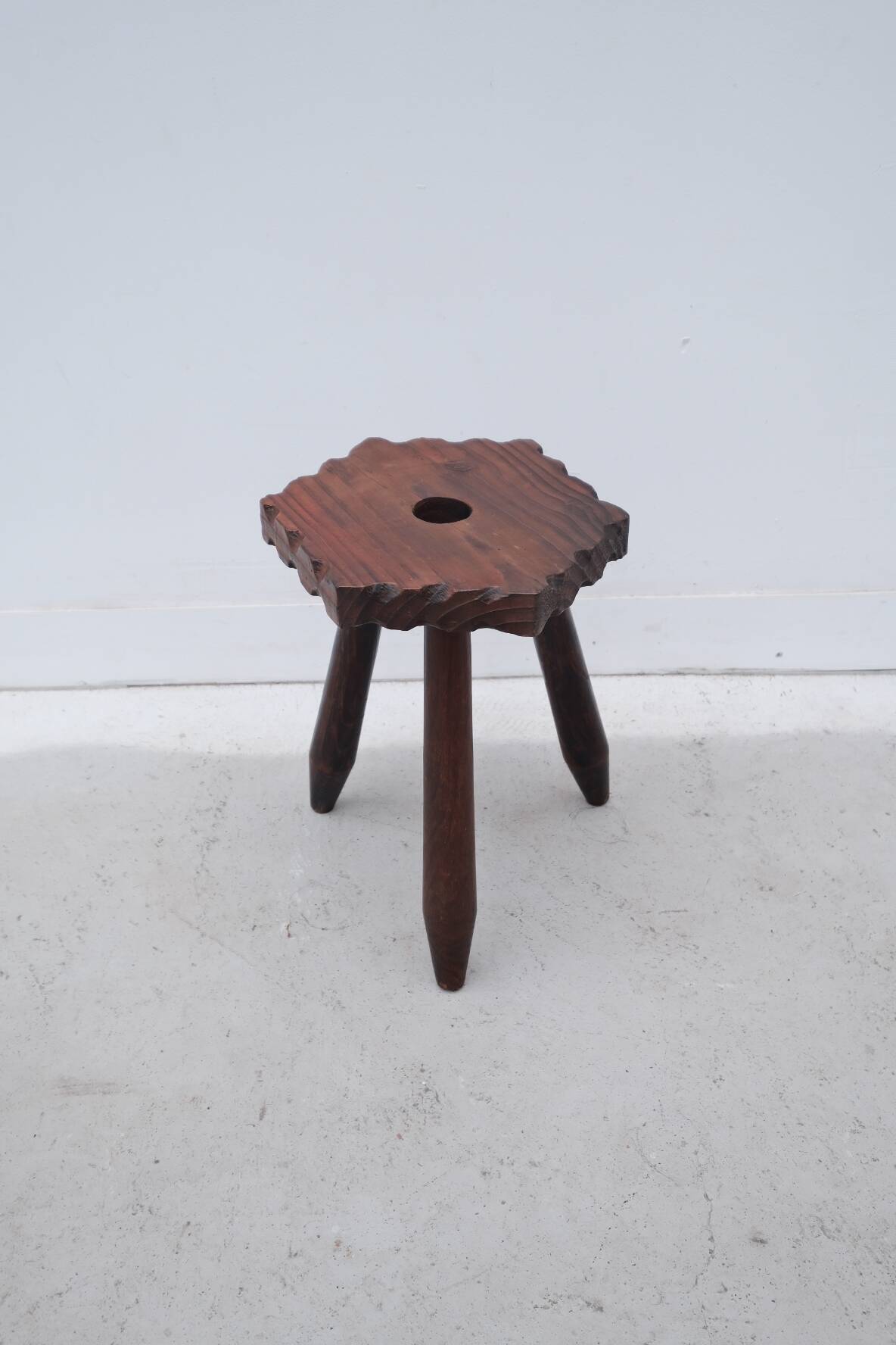 Modernist stool in solid pine, Spain 1970