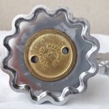 4 chrome-plated brass hooks