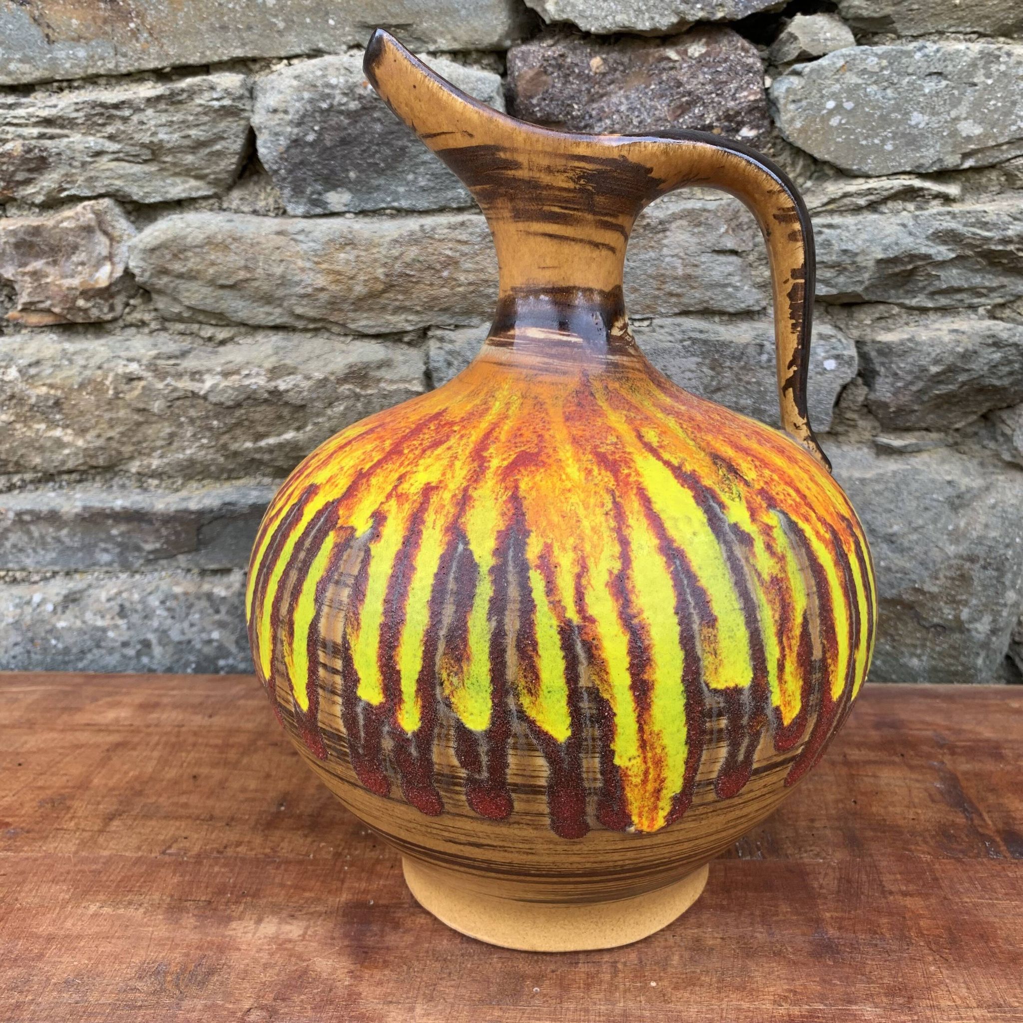 Grande cruche en céramique Saint-Clément, des années 70