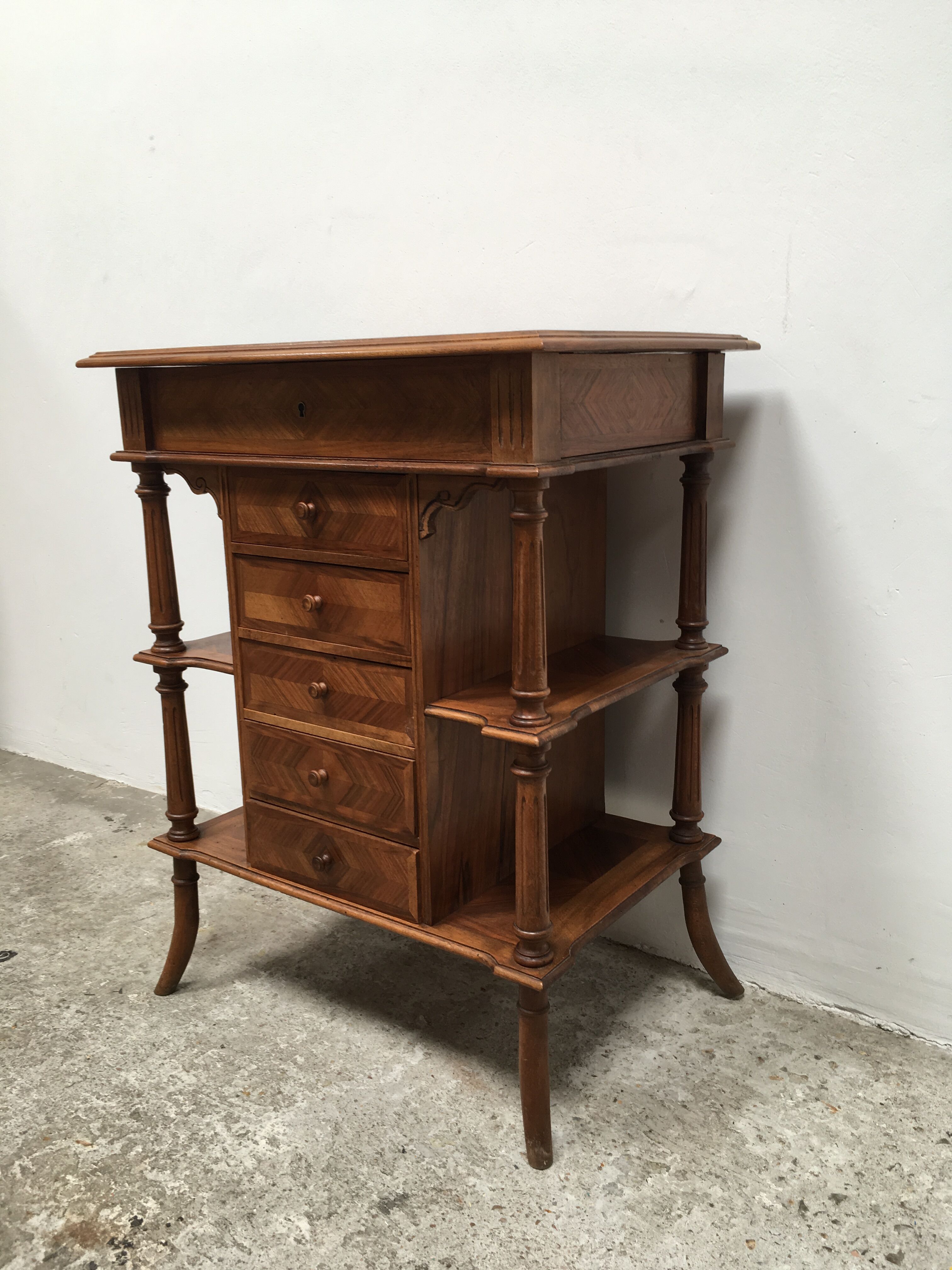 Dressing table with drawers