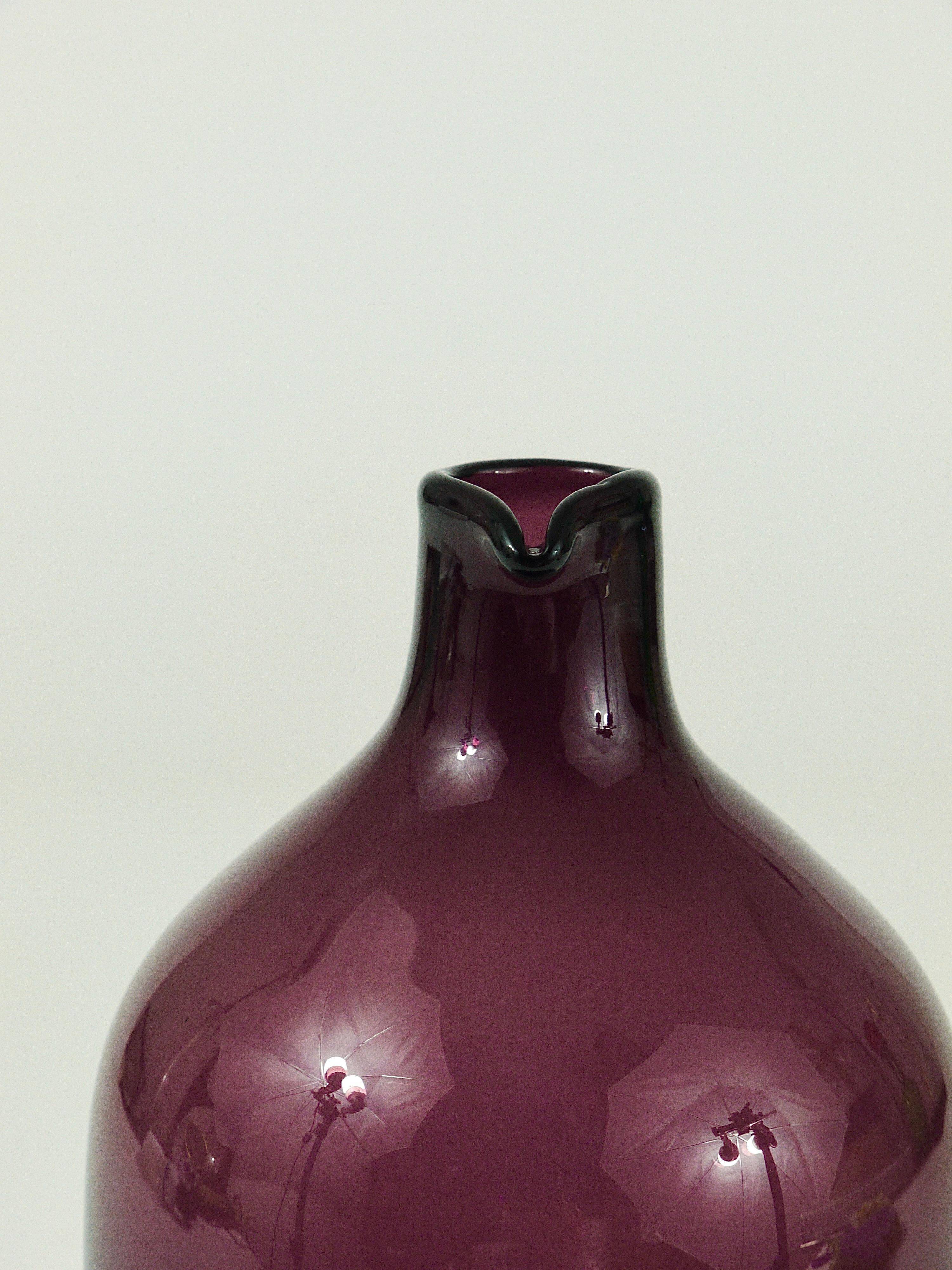 Glass vase signed Purple Timo Sarpaneva Pullo Bird Bottle, Iittala, Finland.