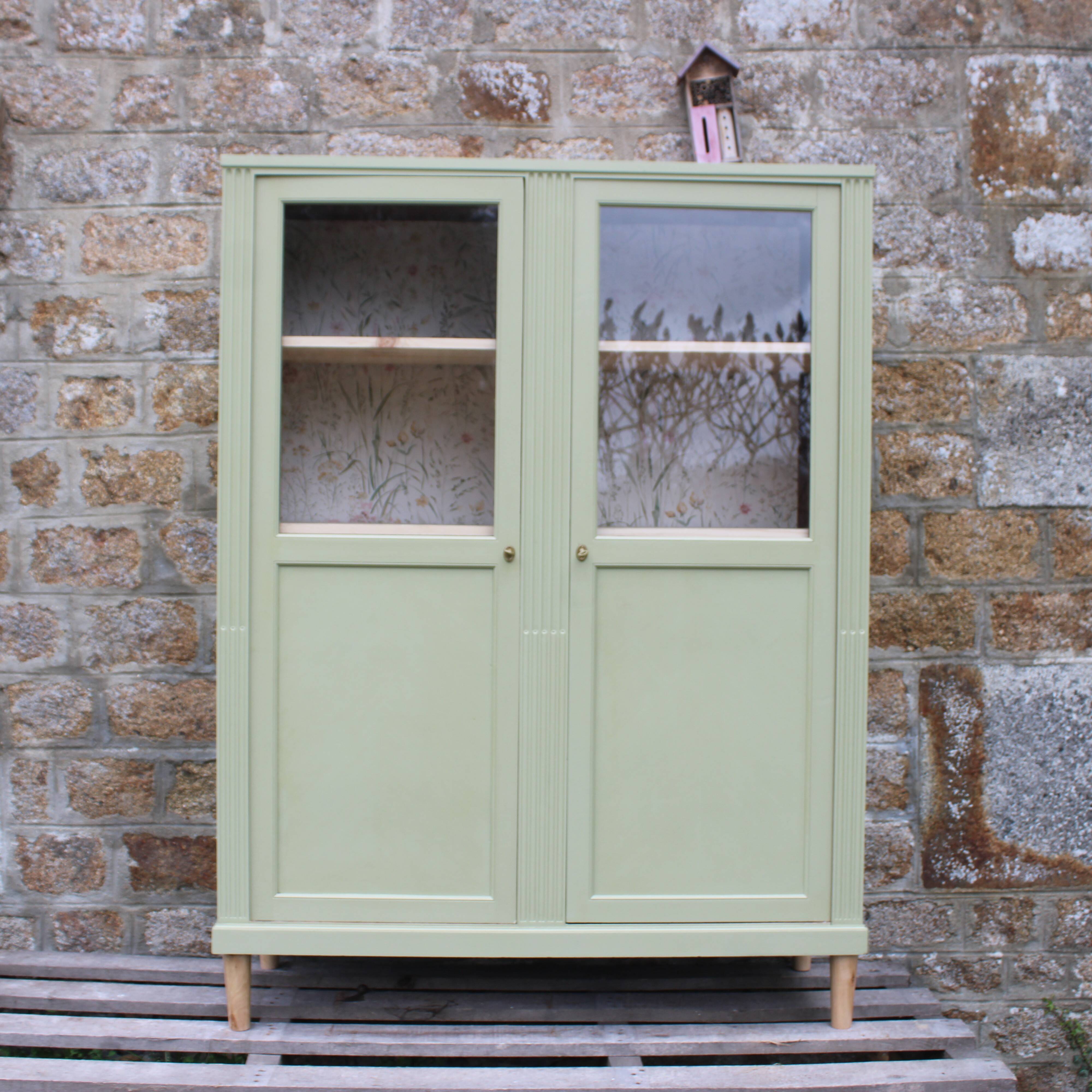 Renovated antique display cabinet – Lizard Green (Pure & Paint)