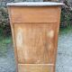 Buffet vintage parisien en bois de peuplier à 2 portes et 2 tiroirs.