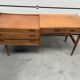 Bureau Scandinave midcentury à caisson et finition acajou