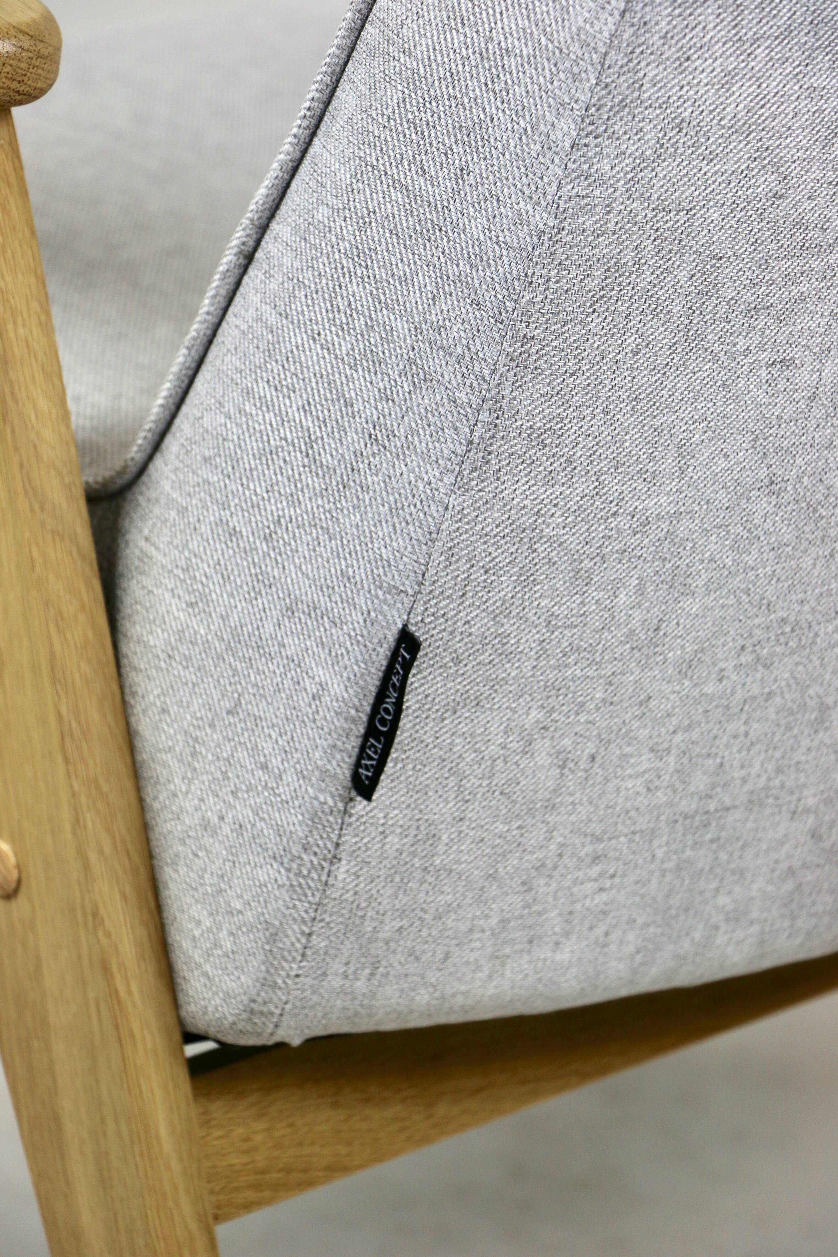 Fauteuil Modèle 366 Bouclé Beige par Józef Chierowski, 1970s