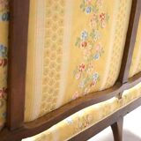 Natural wood canapé, moulded and carved, late 19th to early 20th century.