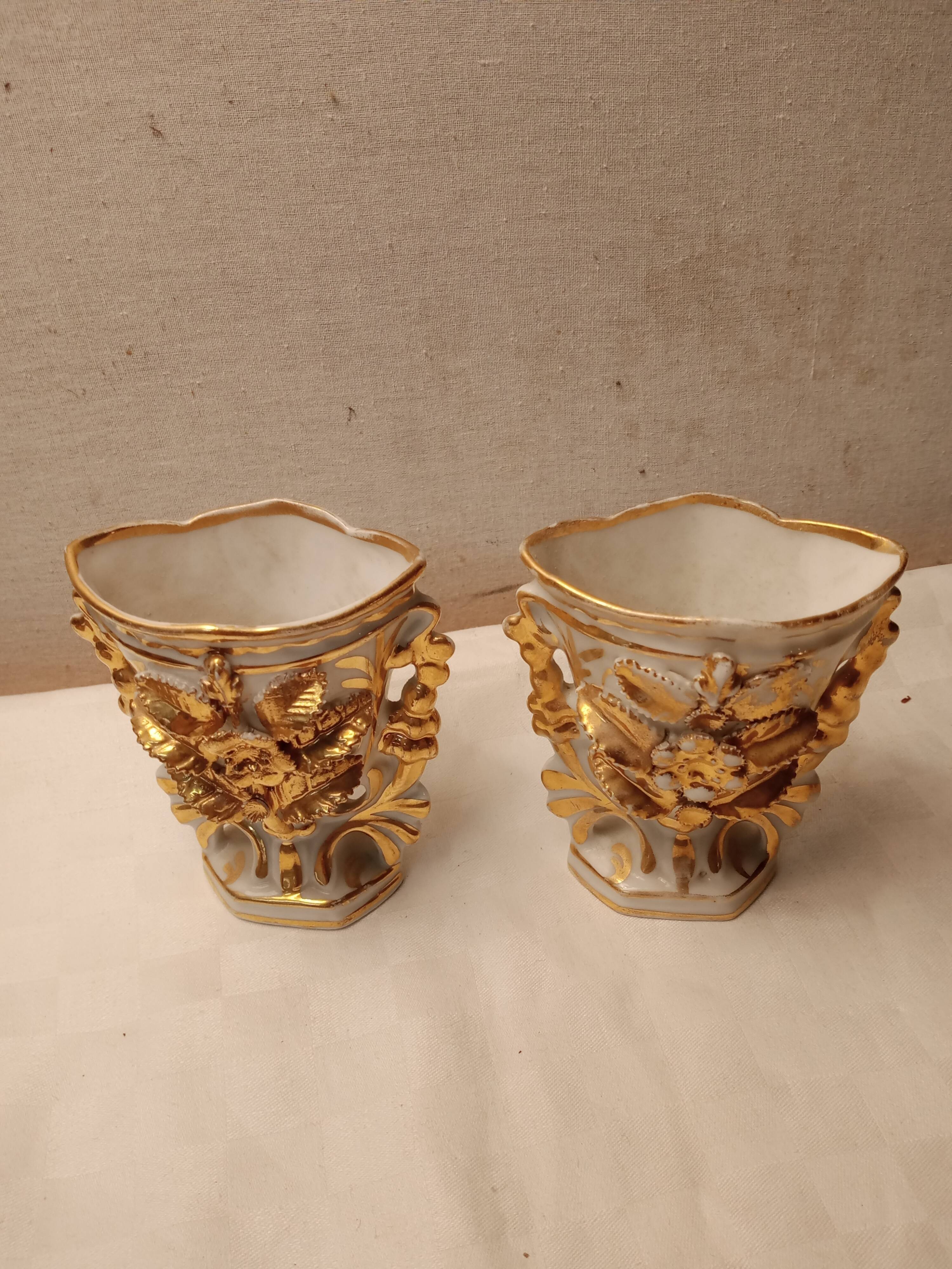 Pair of porcelain vases of bets at the end of 19th
