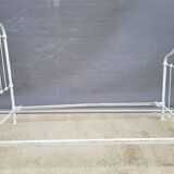 White metal bed “in its own juice” to be repainted