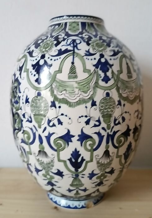 Vase "Egg" Porcelain of Rouen