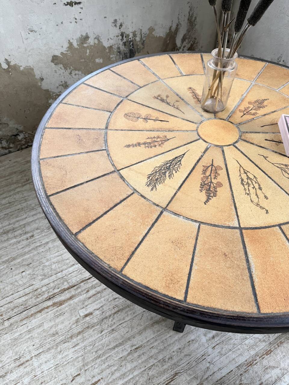 Herbier Capron ceramic dining table